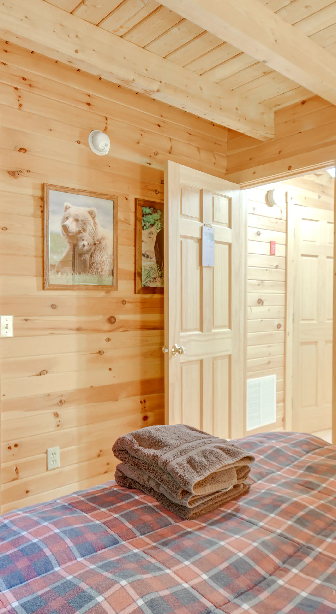All-Season Log Cabin Escape! 11 Mi to Cranmore Mtn