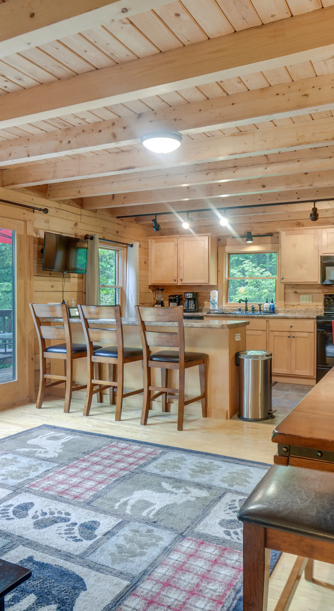All-Season Log Cabin Escape! 11 Mi to Cranmore Mtn