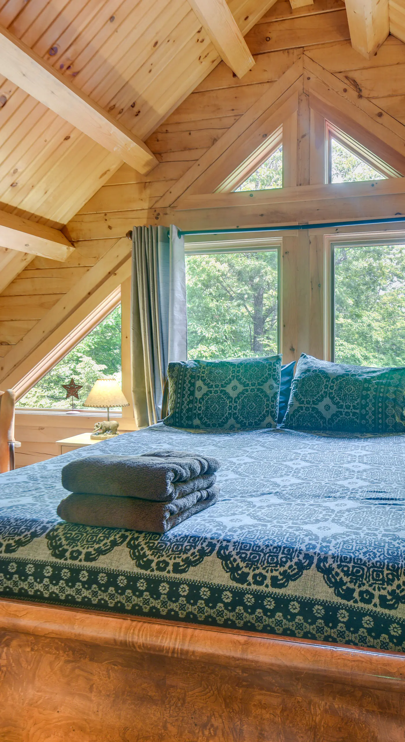 All-Season Log Cabin Escape! 11 Mi to Cranmore Mtn