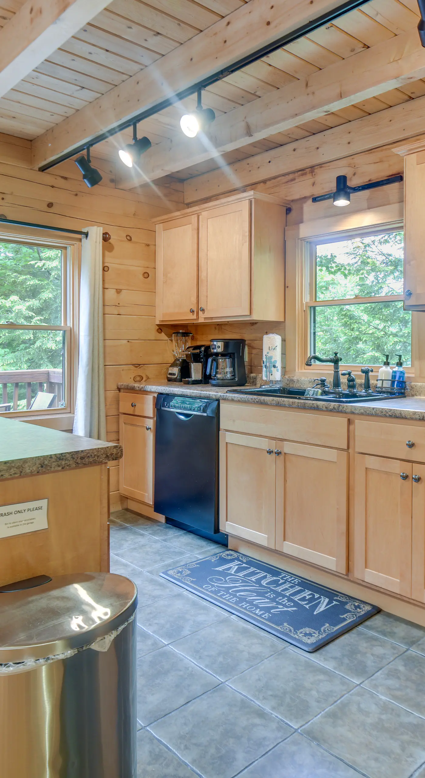 All-Season Log Cabin Escape! 11 Mi to Cranmore Mtn