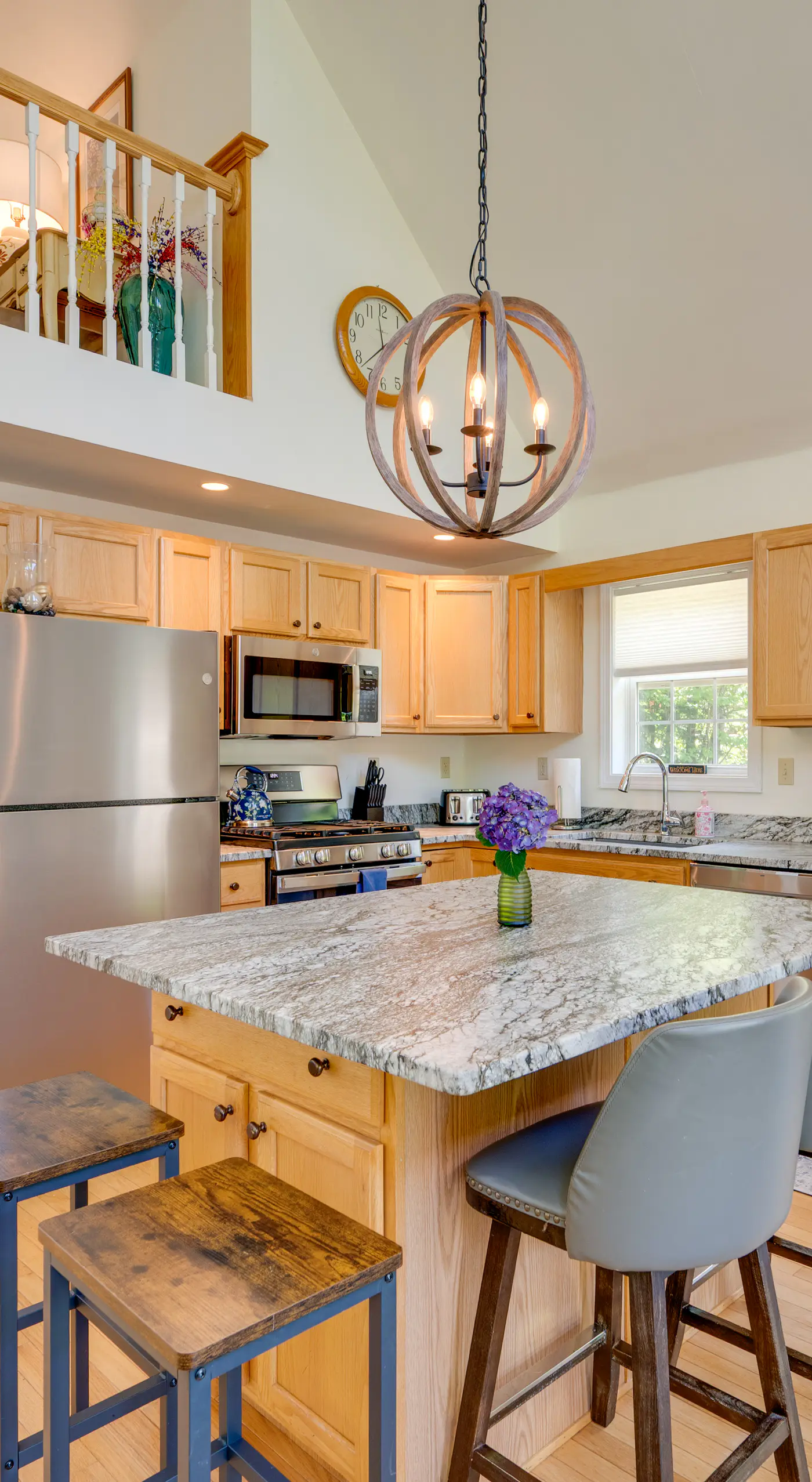 Hot Tub & Private Beach Access! North Conway Home