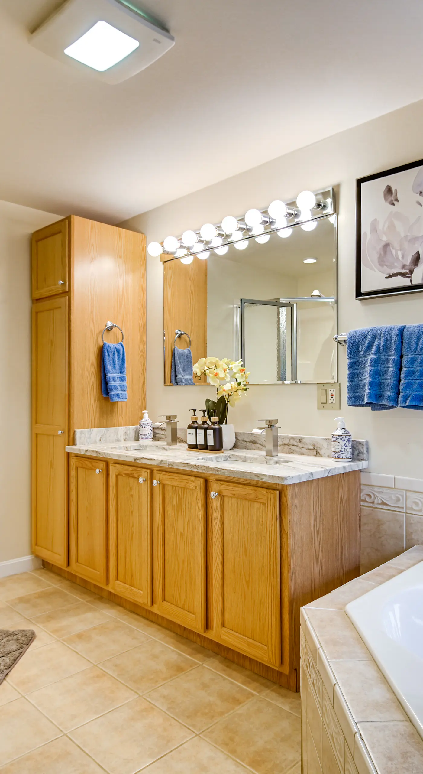 Hot Tub & Private Beach Access! North Conway Home