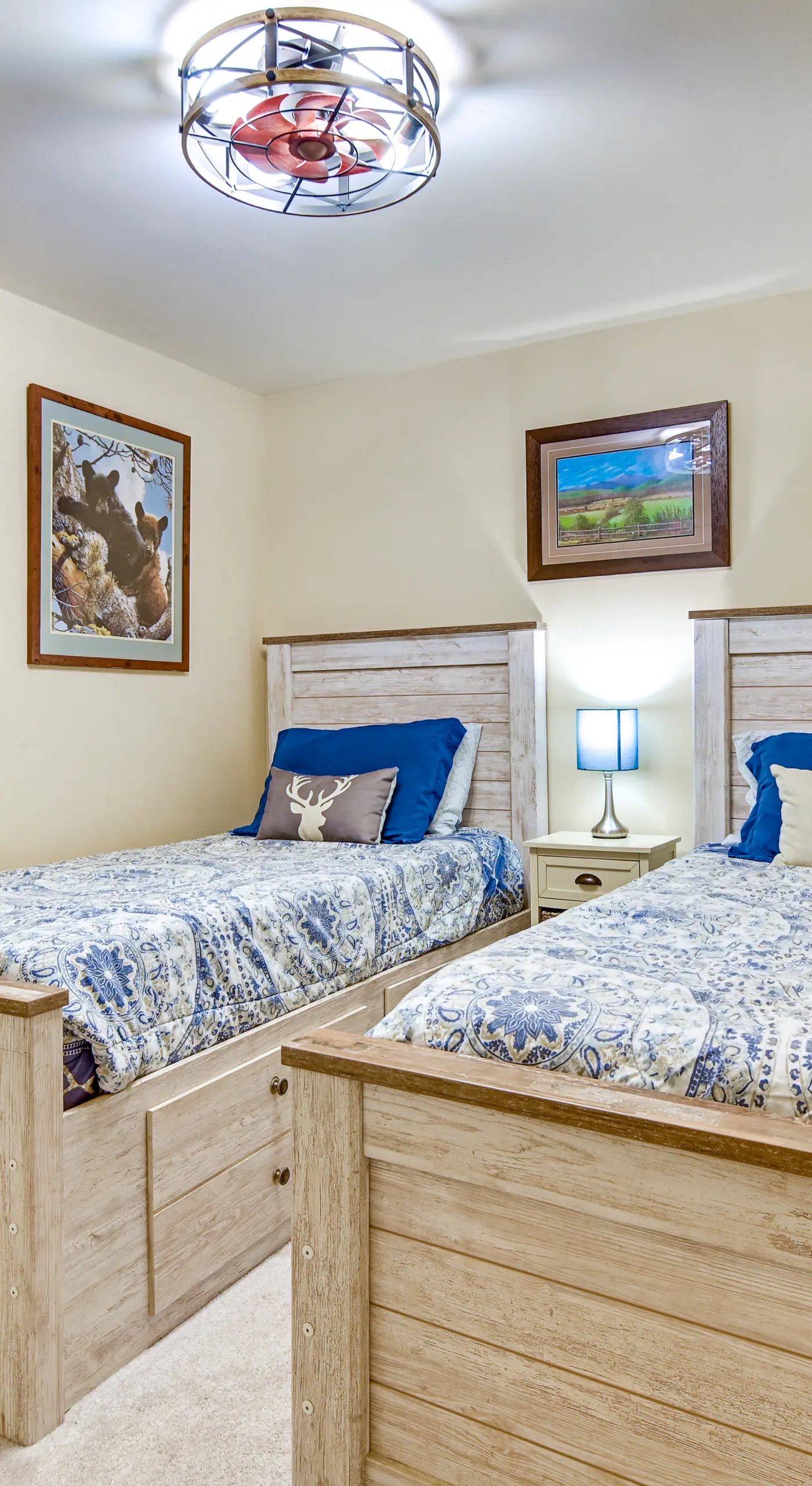 Hot Tub & Private Beach Access! North Conway Home