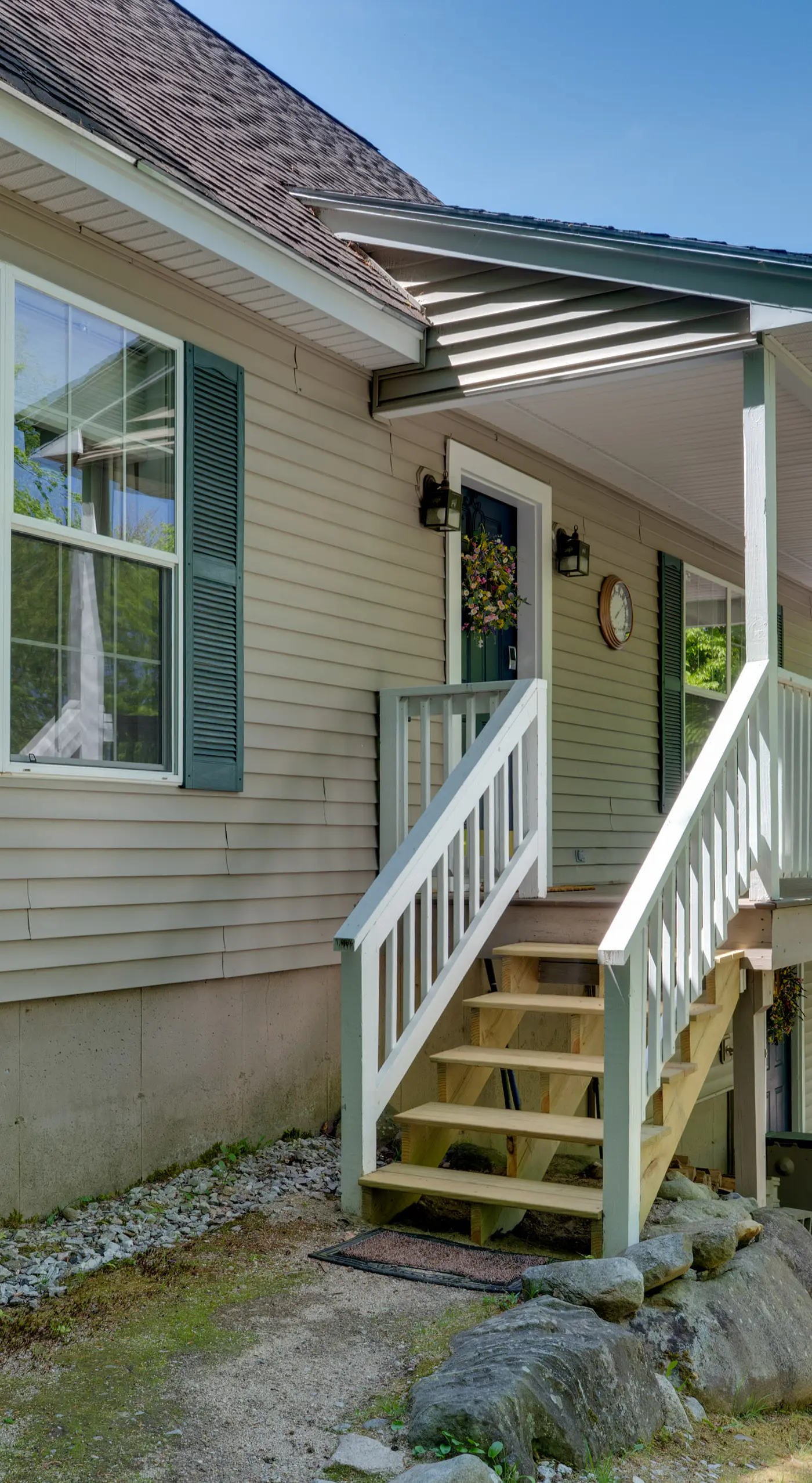 Hot Tub & Private Beach Access! North Conway Home