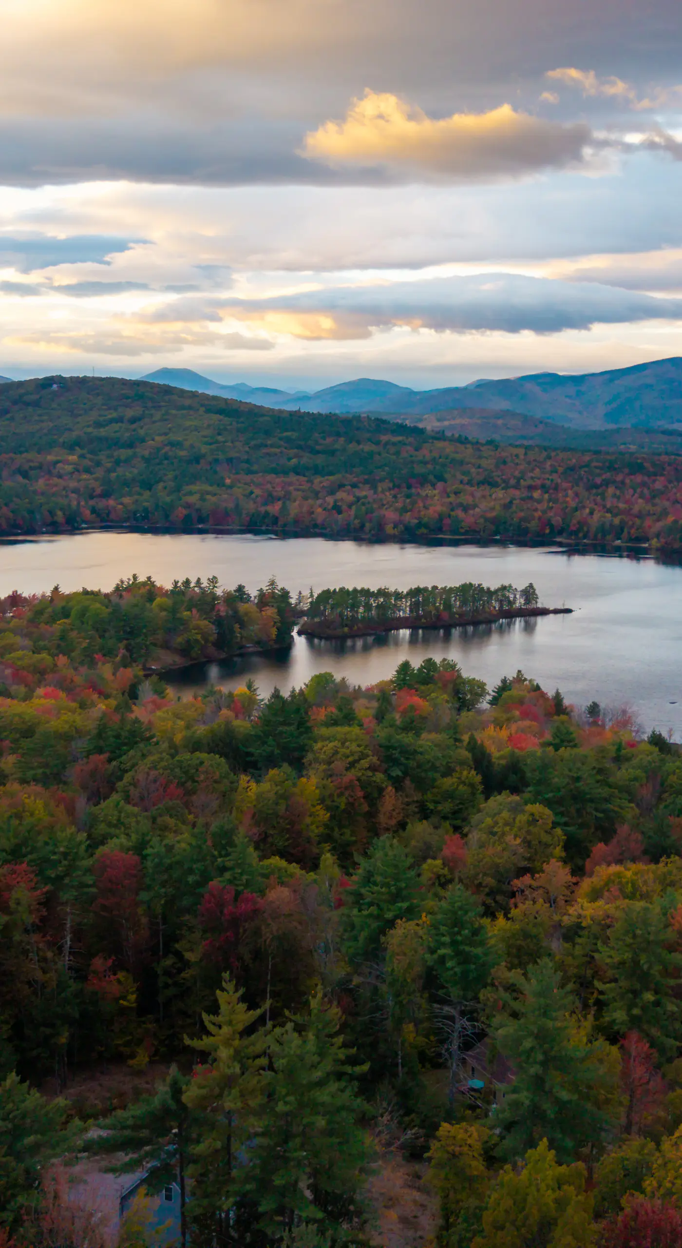 Hot Tub & Private Beach Access! North Conway Home