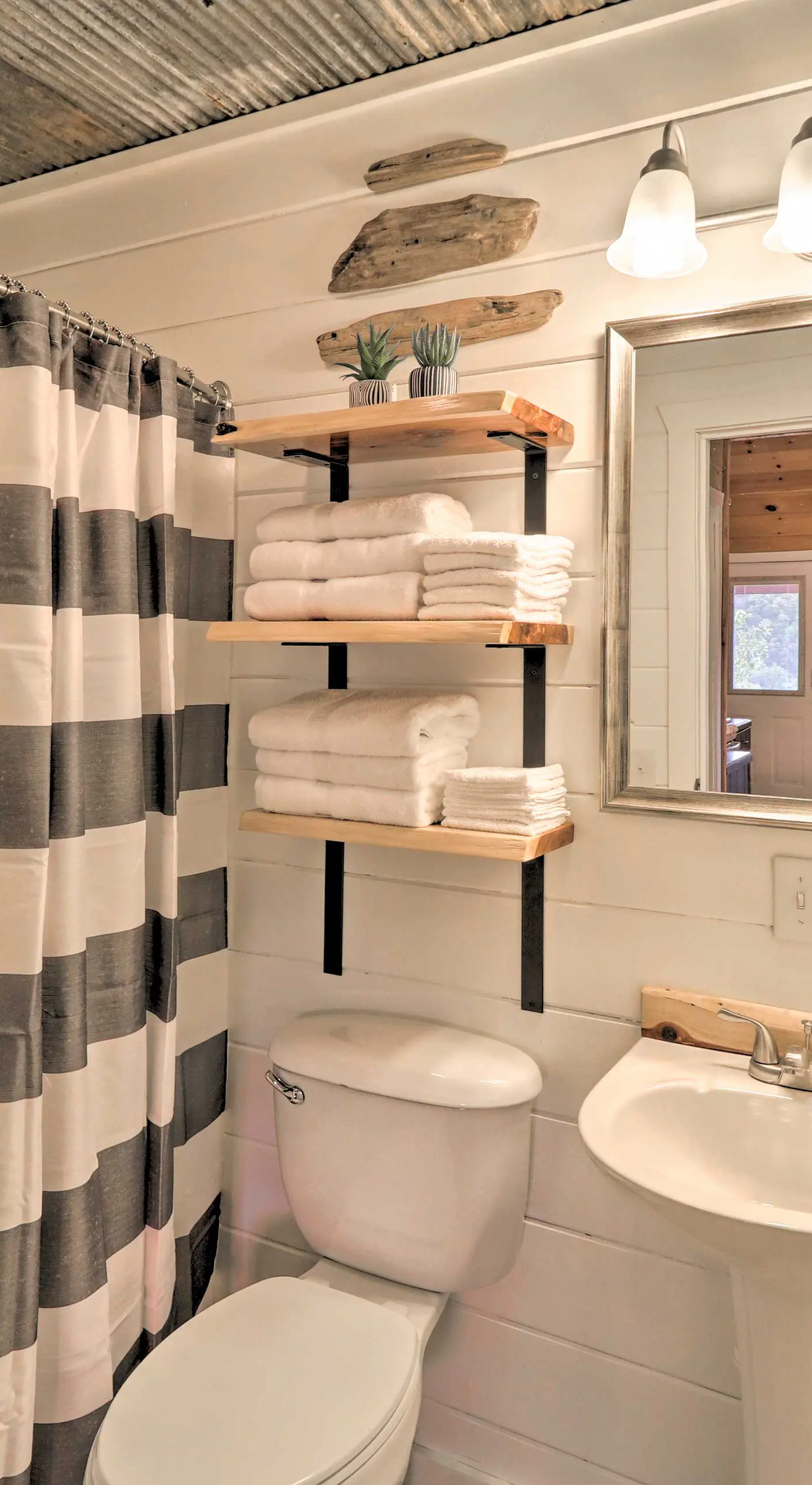 Updated Mtn View Studio w/ Loft - Near River!