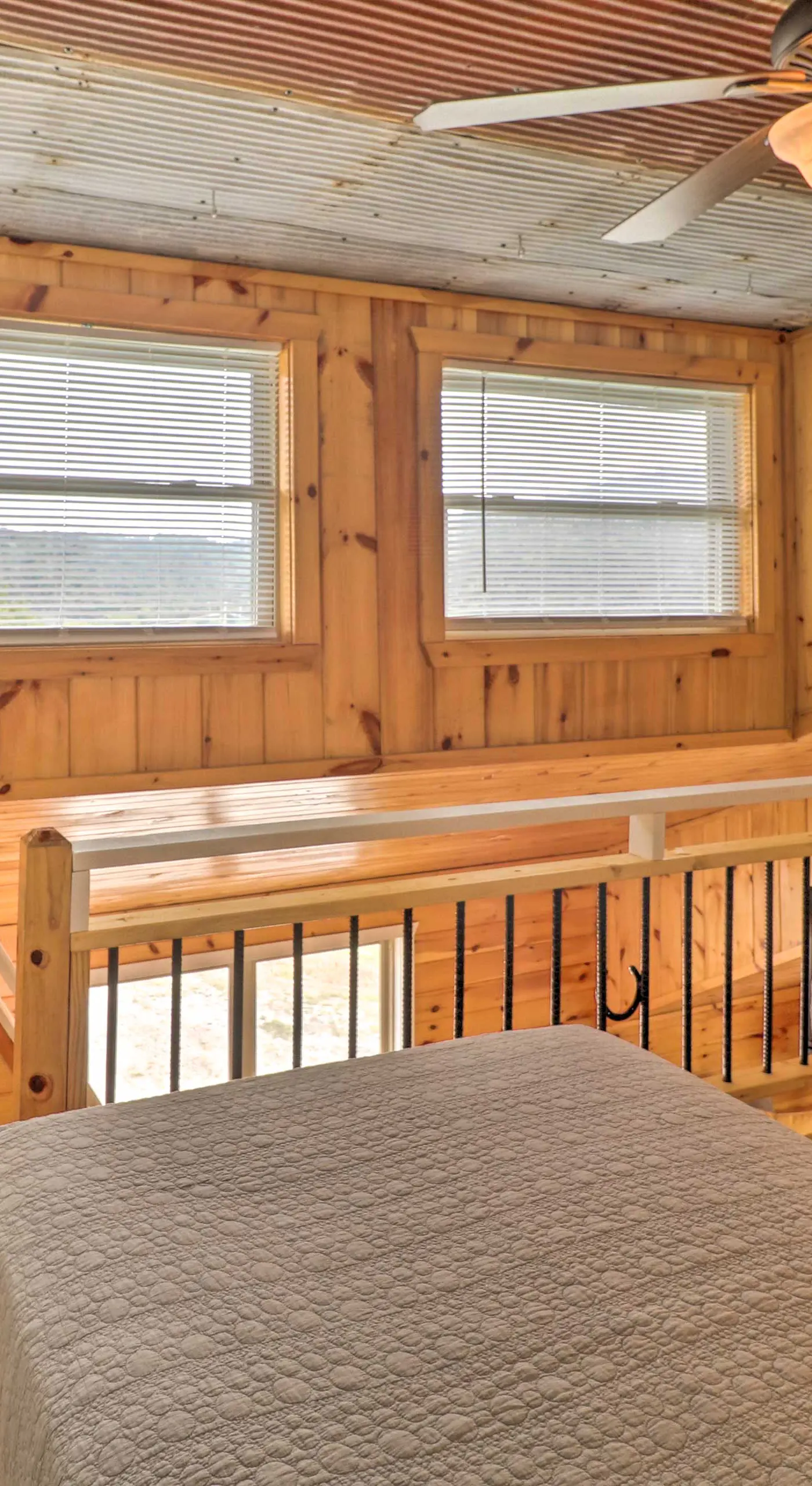 Updated Mtn View Studio w/ Loft - Near River!