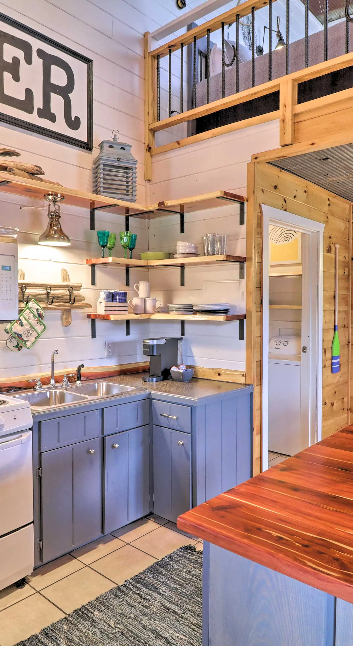 Updated Mtn View Studio w/ Loft - Near River!