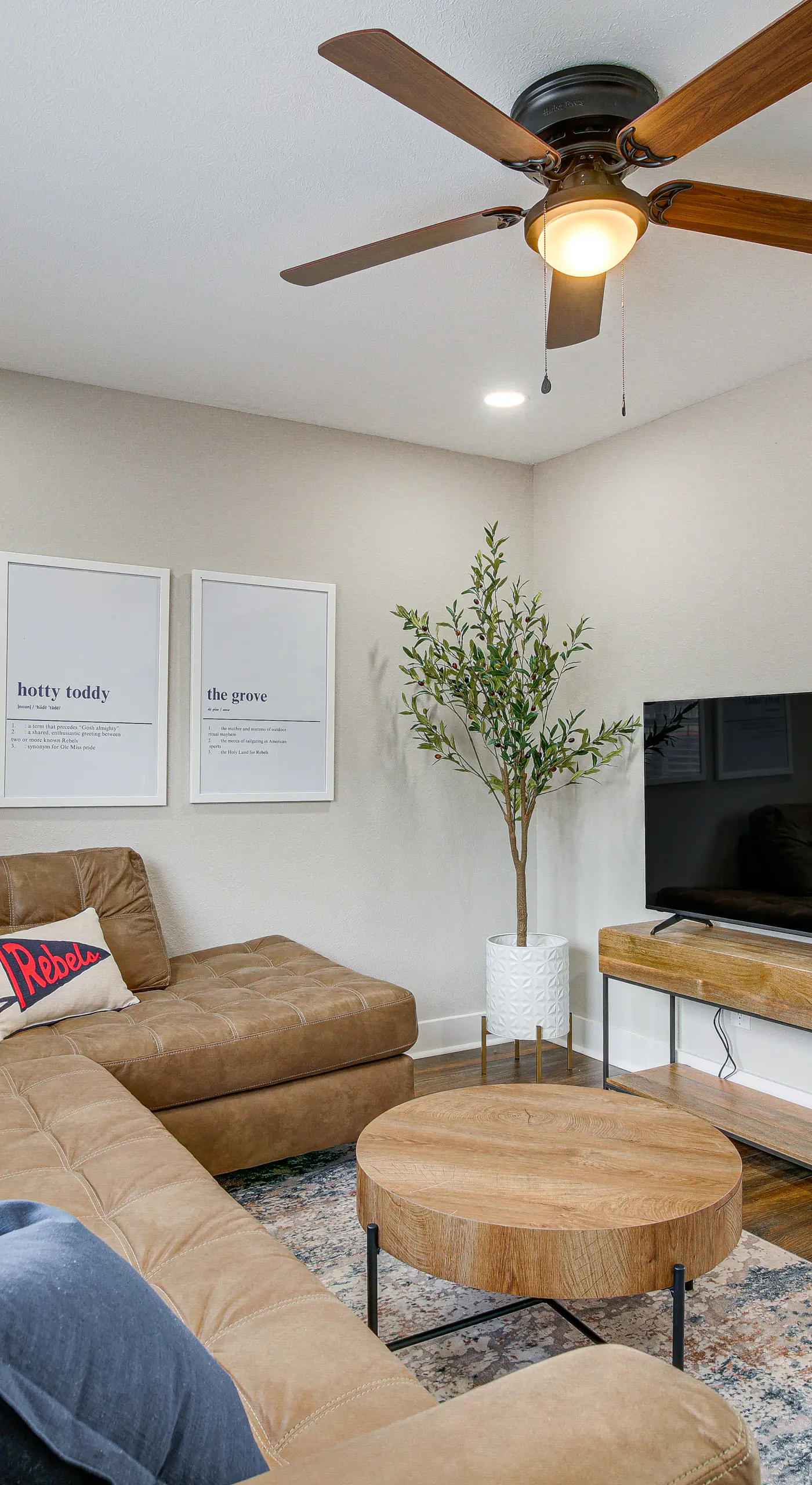 Condo w/ Pool: Walk to University of Mississippi!