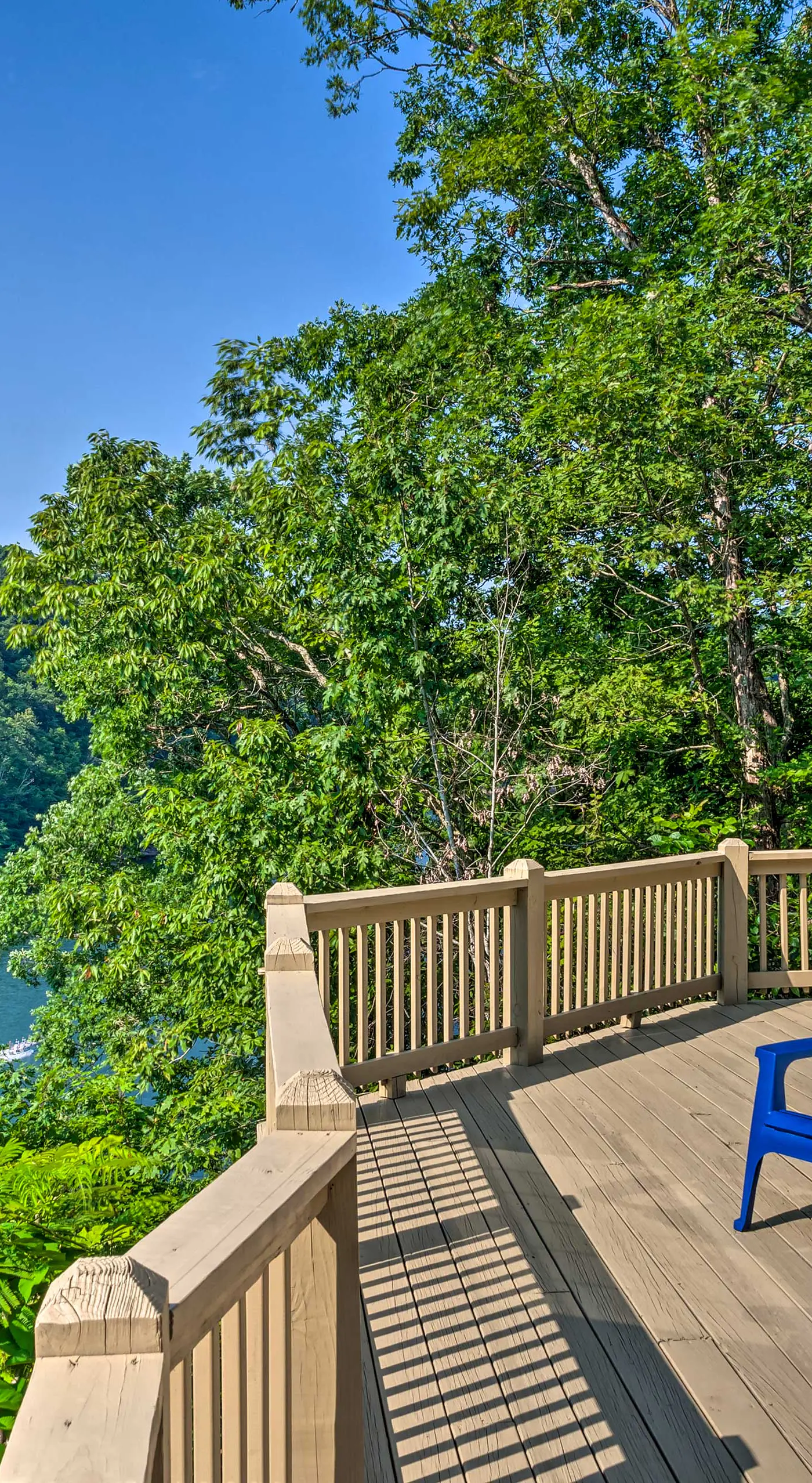 Luxe Lake Cumberland Retreat w/ Decks on 1 Acre!