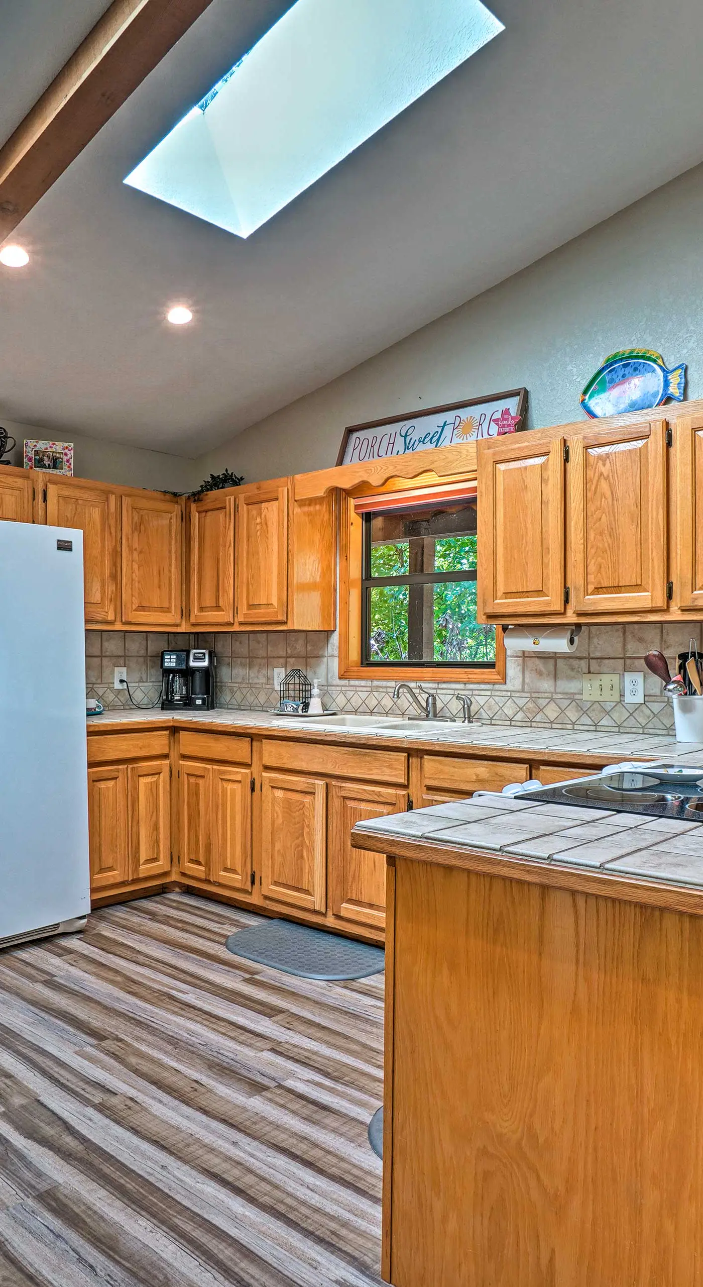 Home w/ Large Deck on Table Rock Lake!
