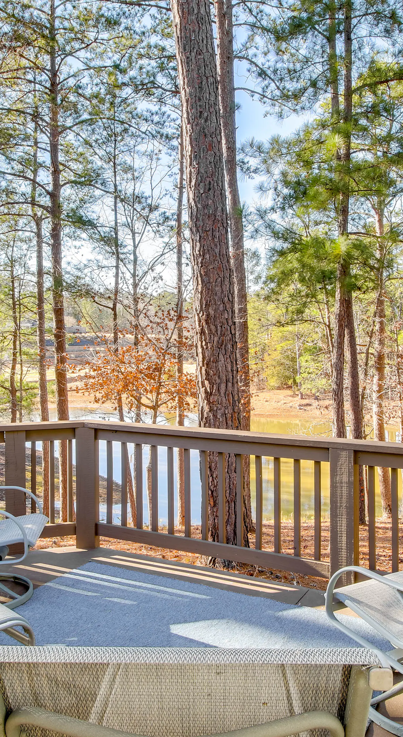 Lakefront McCormick Gem: Deck & Golf Course Views