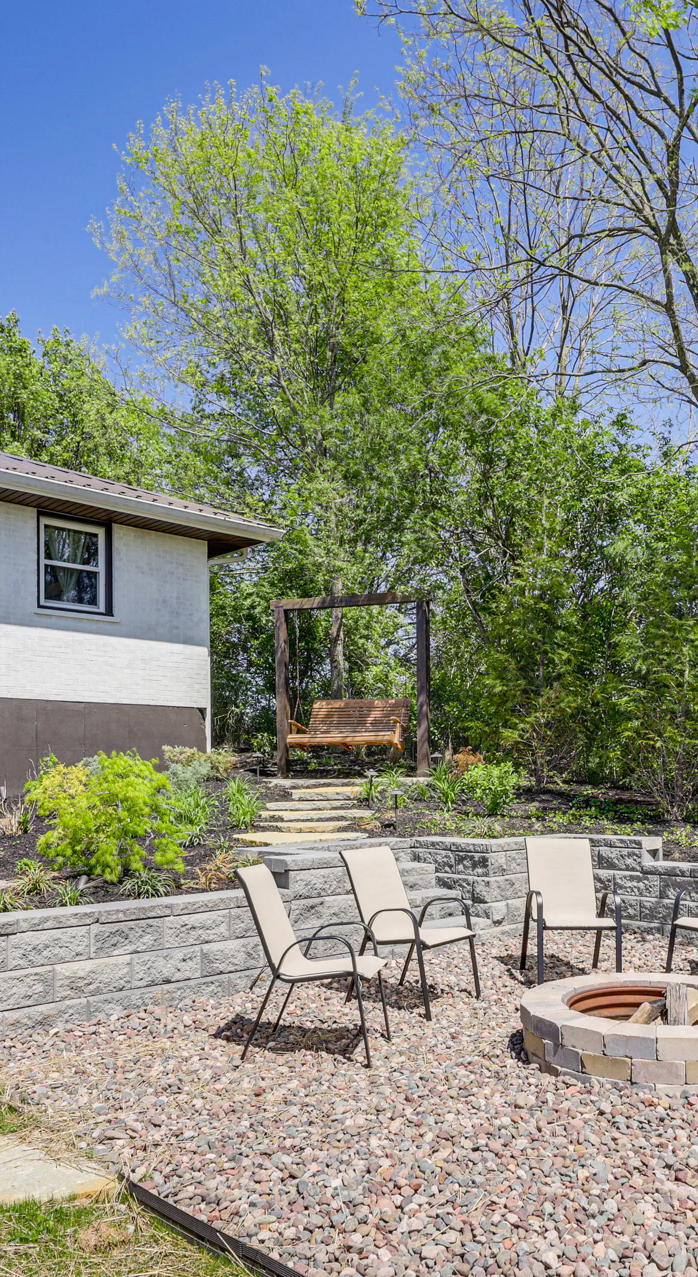 Dry Ridge Farmhouse w/ Hot Tub + Game Room!
