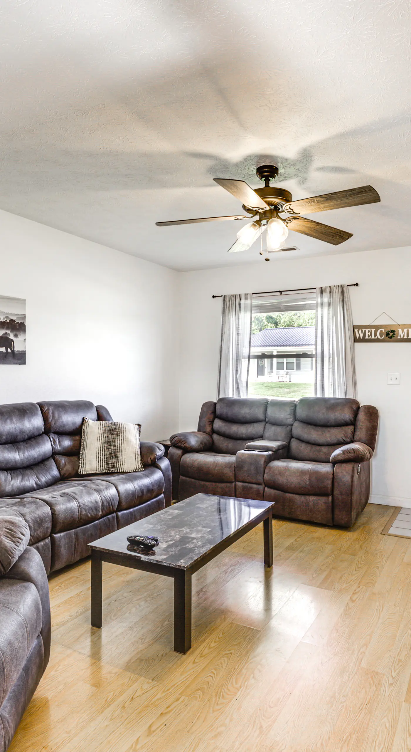 Quiet Dry Ridge Home w/ Yard - Near Ark Encounter!