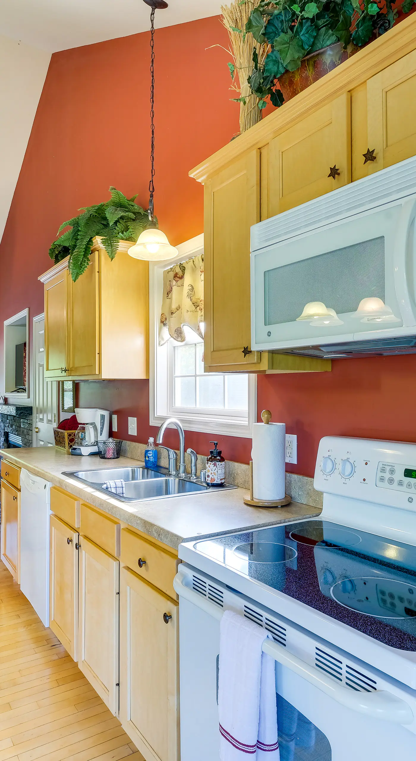 Taylorsville Cottage w/ Hot Tub & Lake Access!