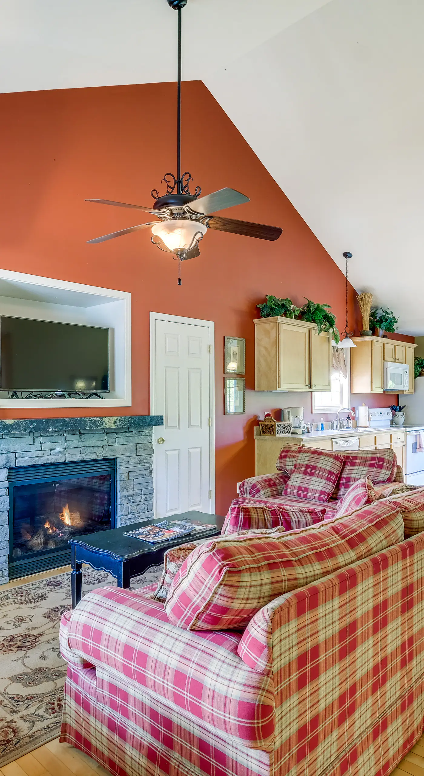 Taylorsville Cottage w/ Hot Tub & Lake Access!