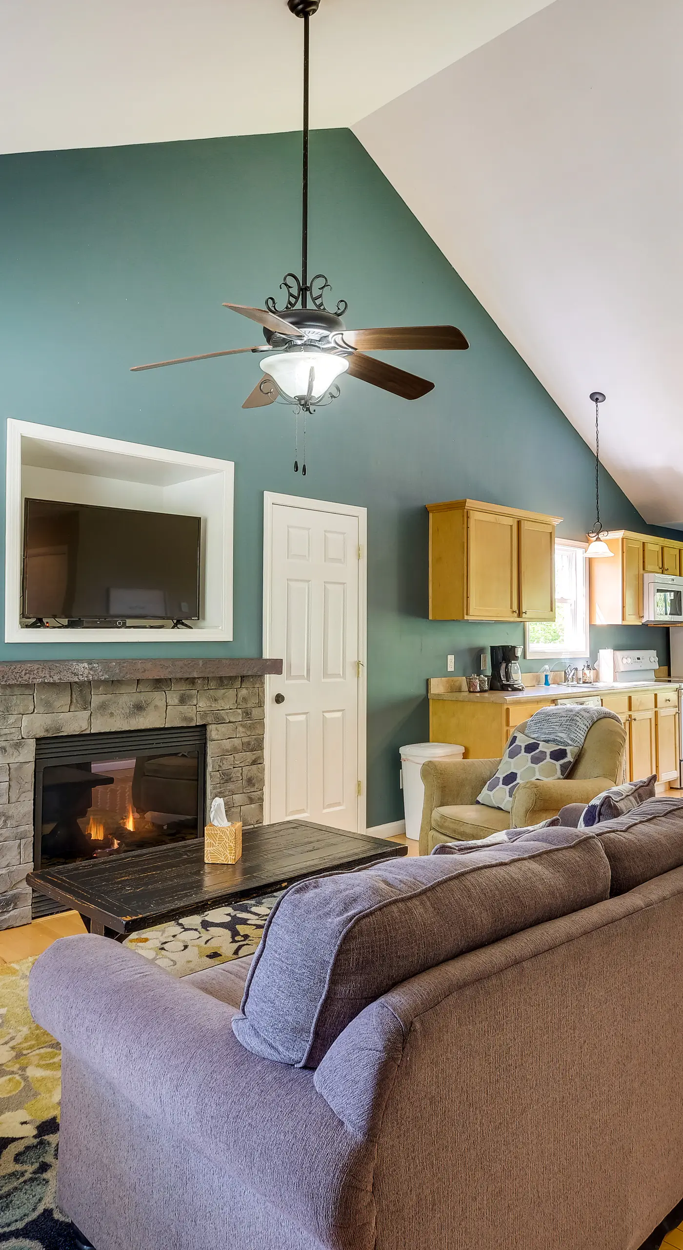 Cozy Resort-Style Escape on Taylorsville Lake!