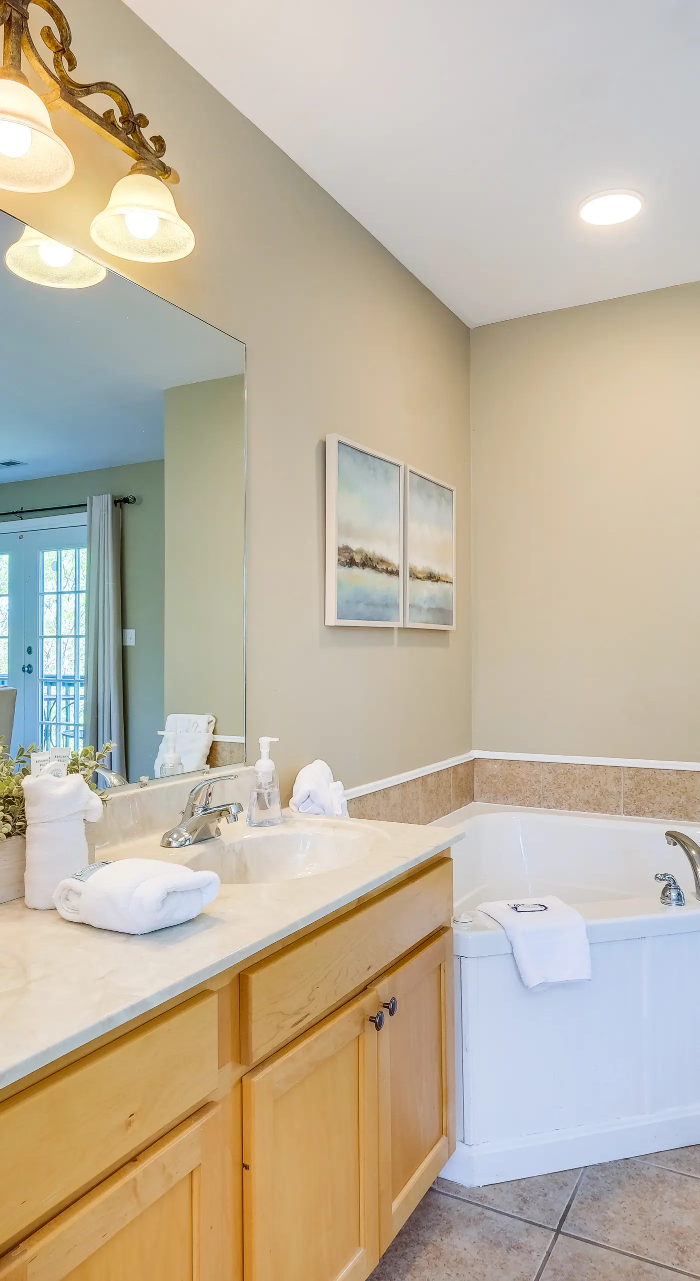 Cozy Resort-Style Escape on Taylorsville Lake!