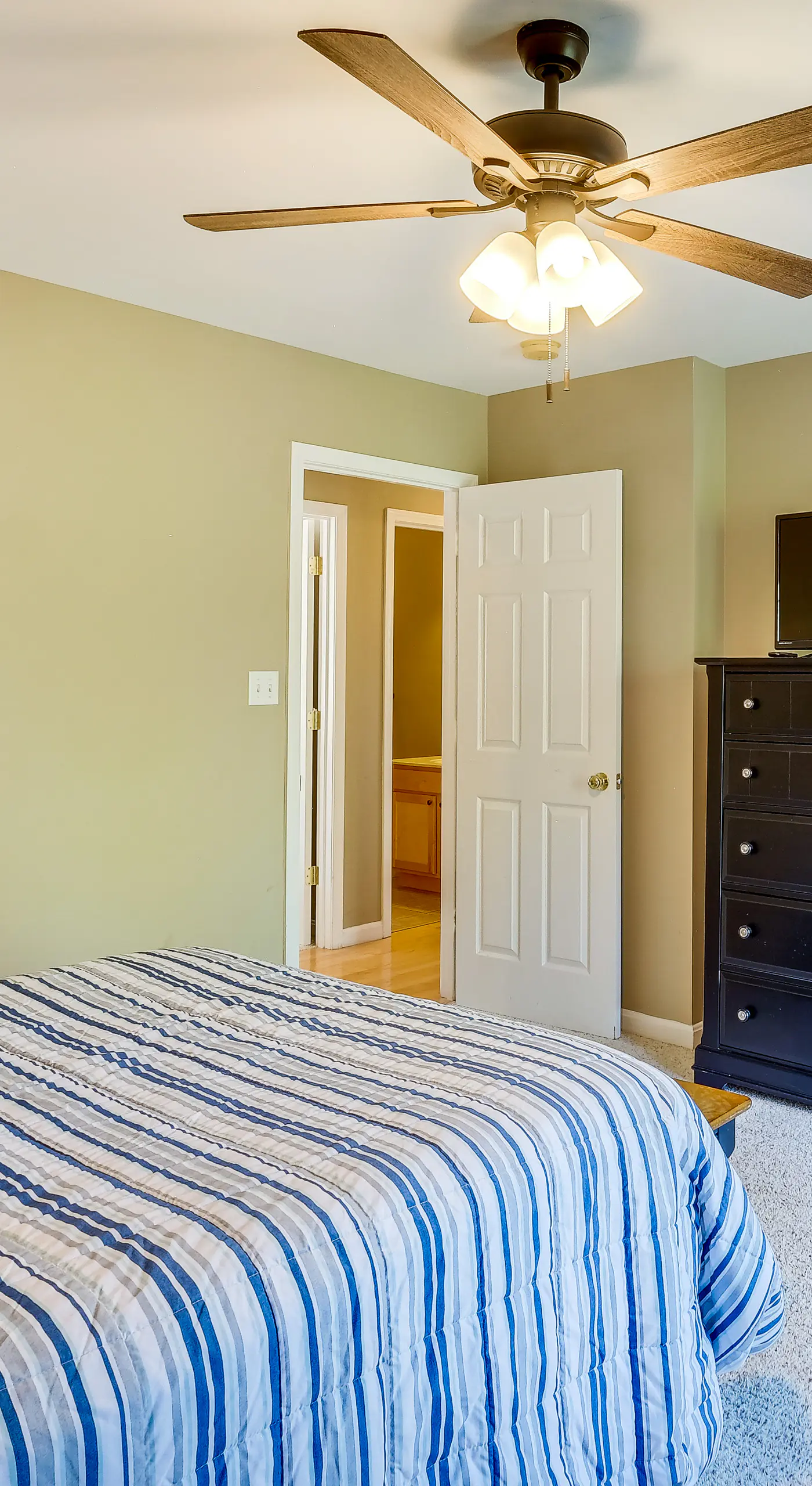 Cozy Resort-Style Escape on Taylorsville Lake!