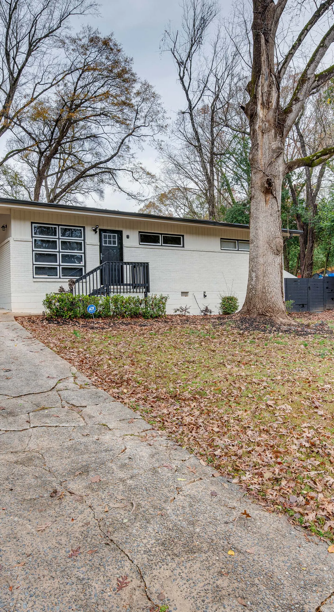 Modern Atlanta Retreat: Private Hot Tub & Yard!