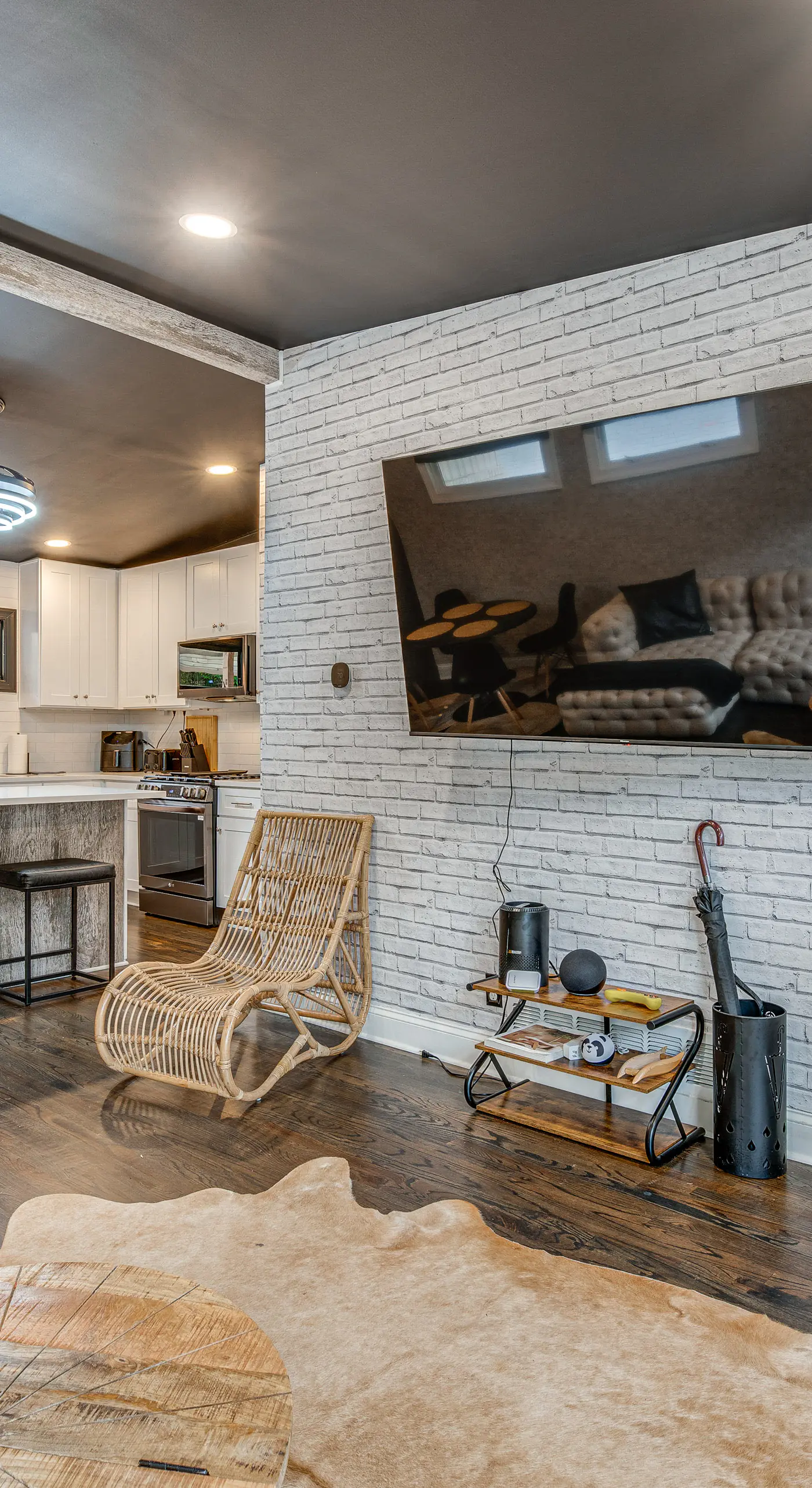 Modern Atlanta Retreat: Private Hot Tub & Yard!