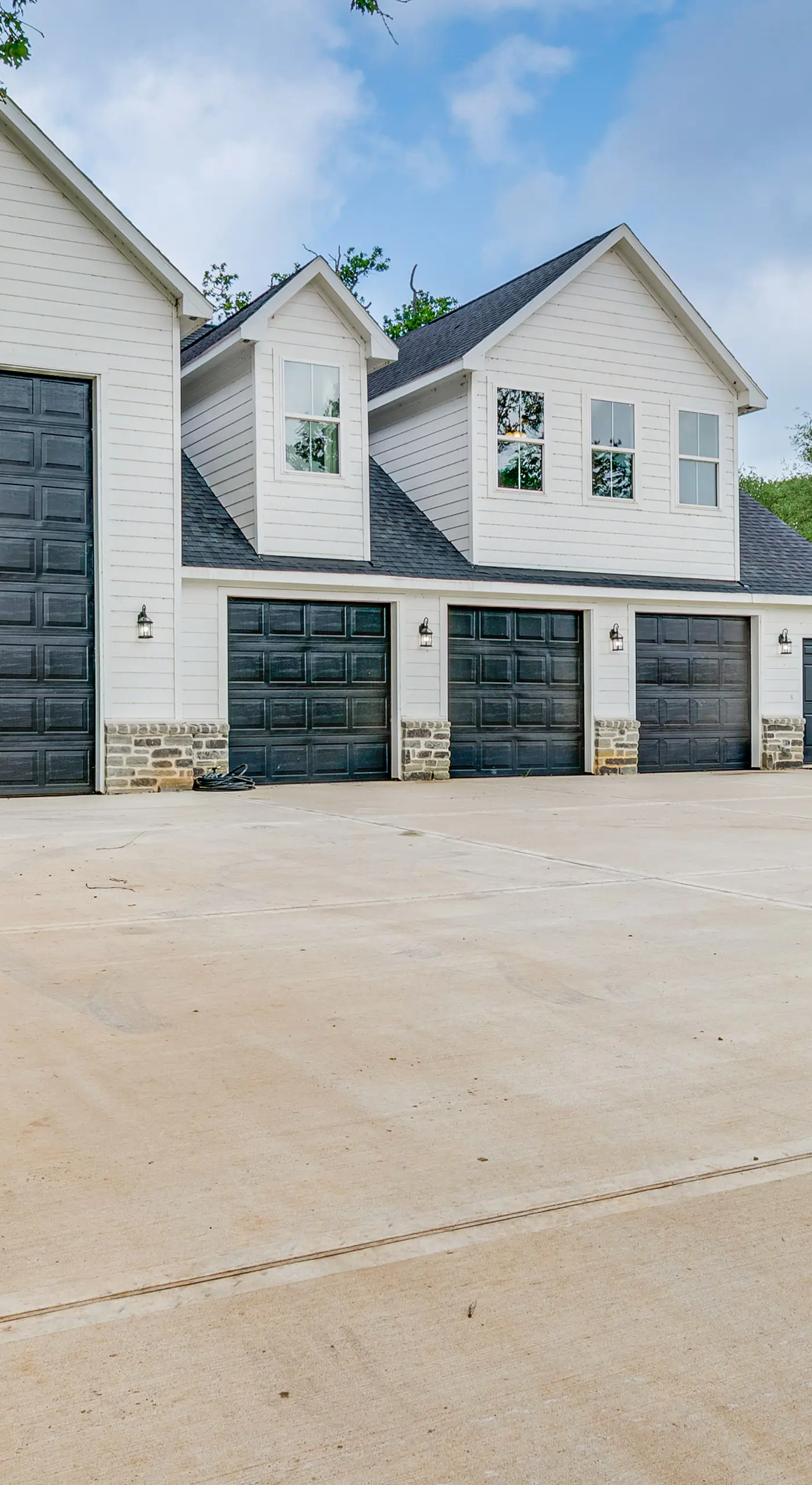6 Mi to Lake Somerville: Barndominium on 20 Acres