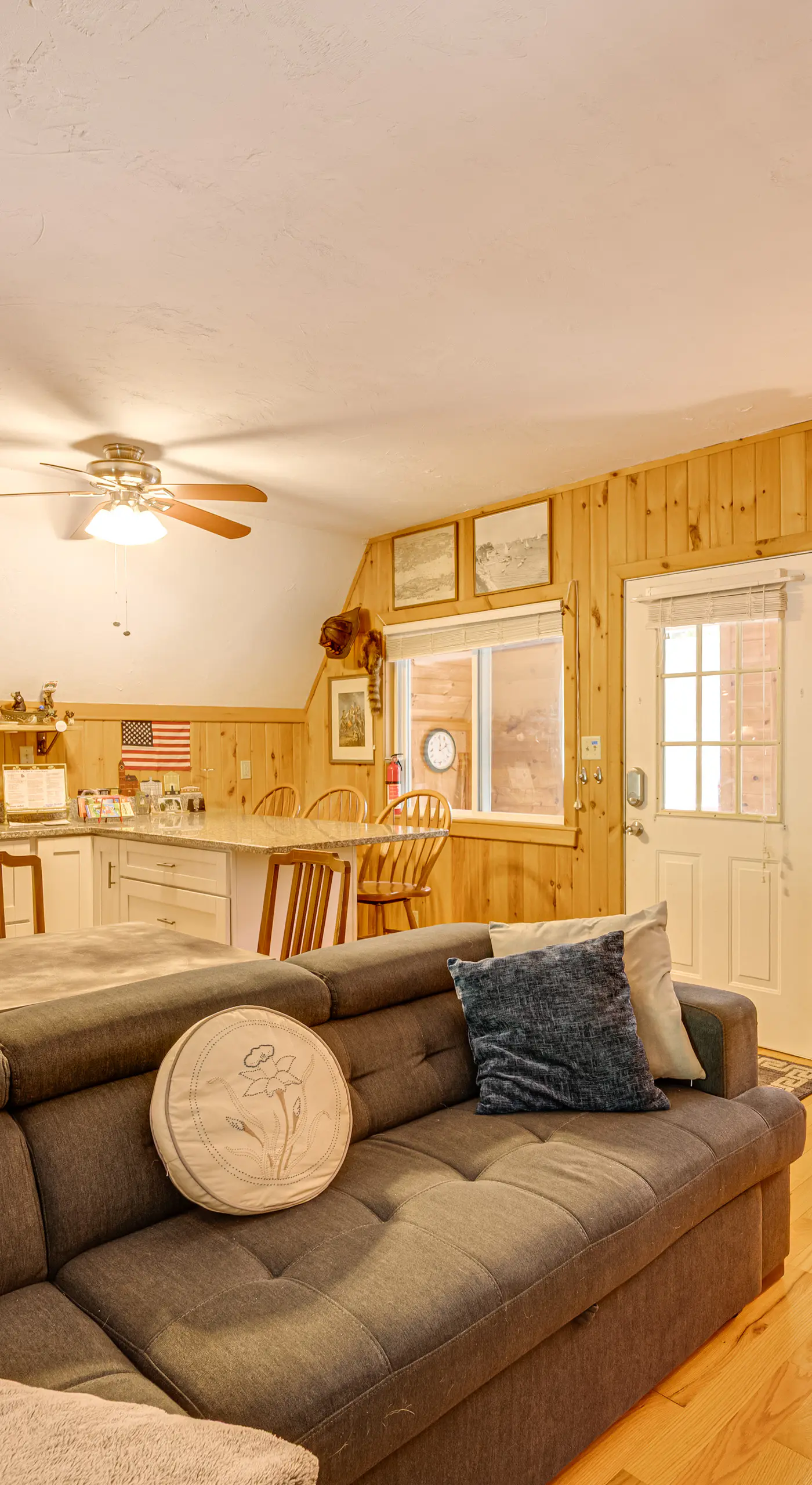 7 Mi to Ski Slopes! Cozy Madison Cabin w/ Fire Pit