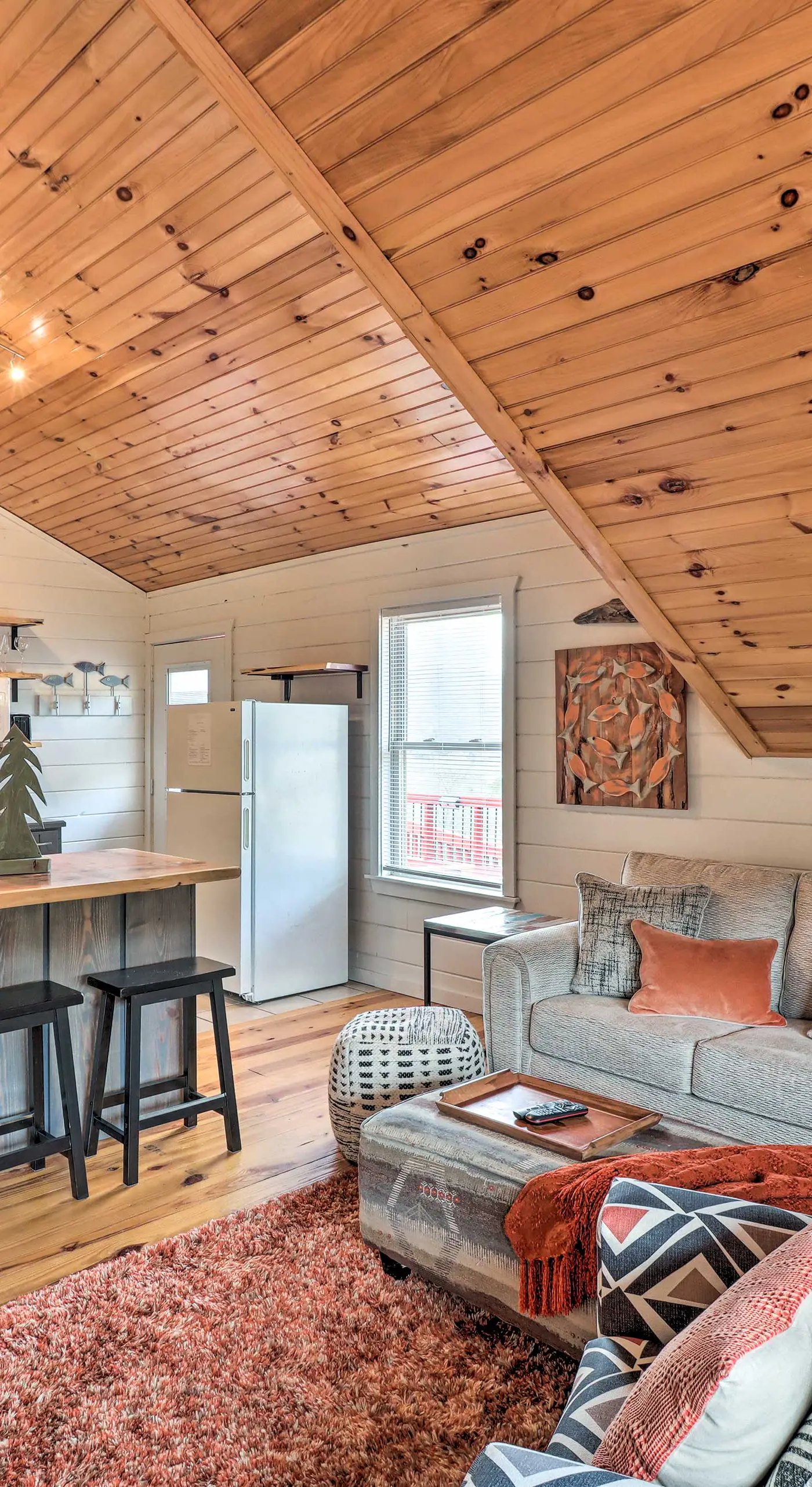 Cheery Pet-Friendly Studio w/ Shared Fire Pit