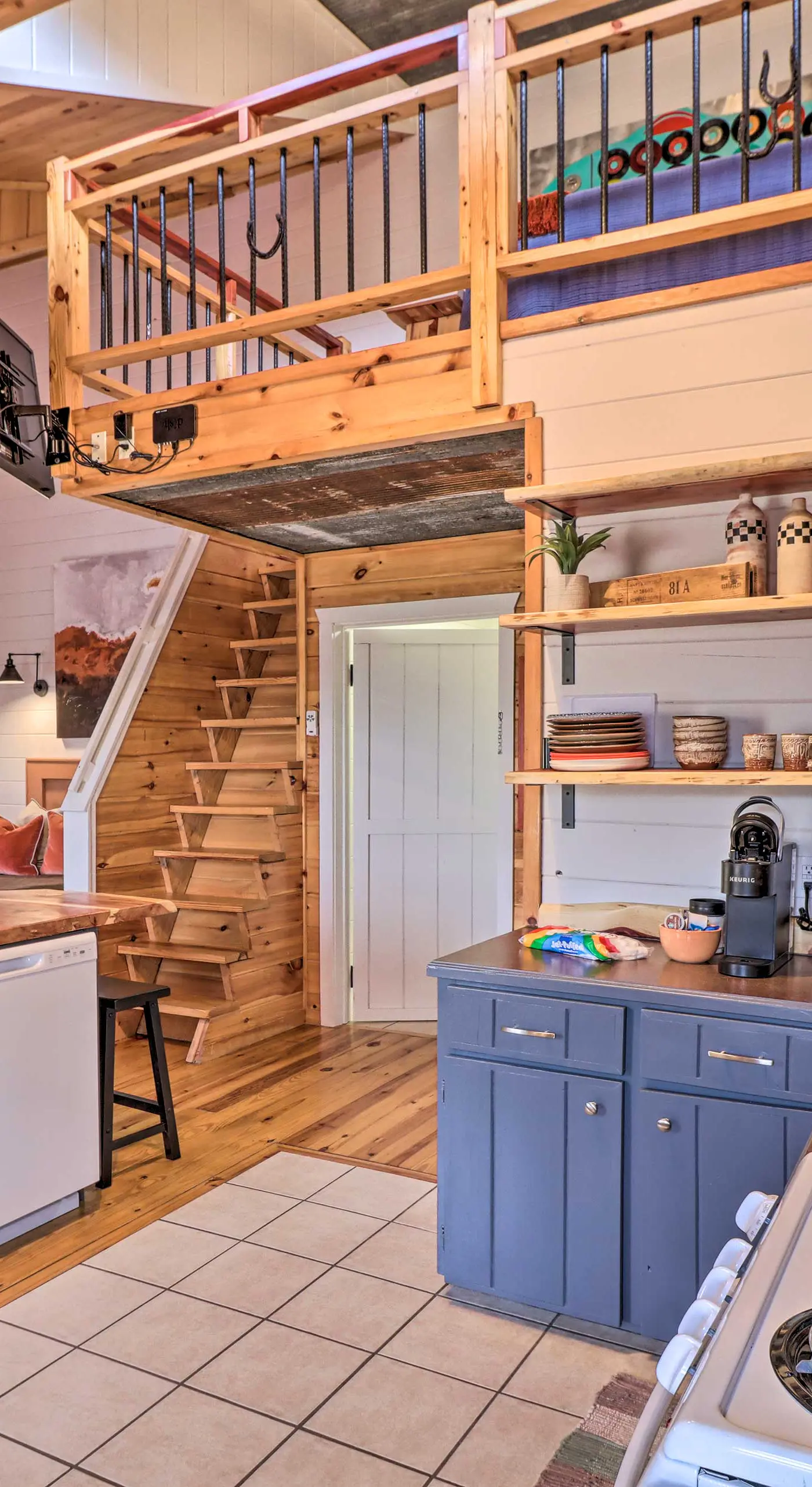 Cheery Pet-Friendly Studio w/ Shared Fire Pit