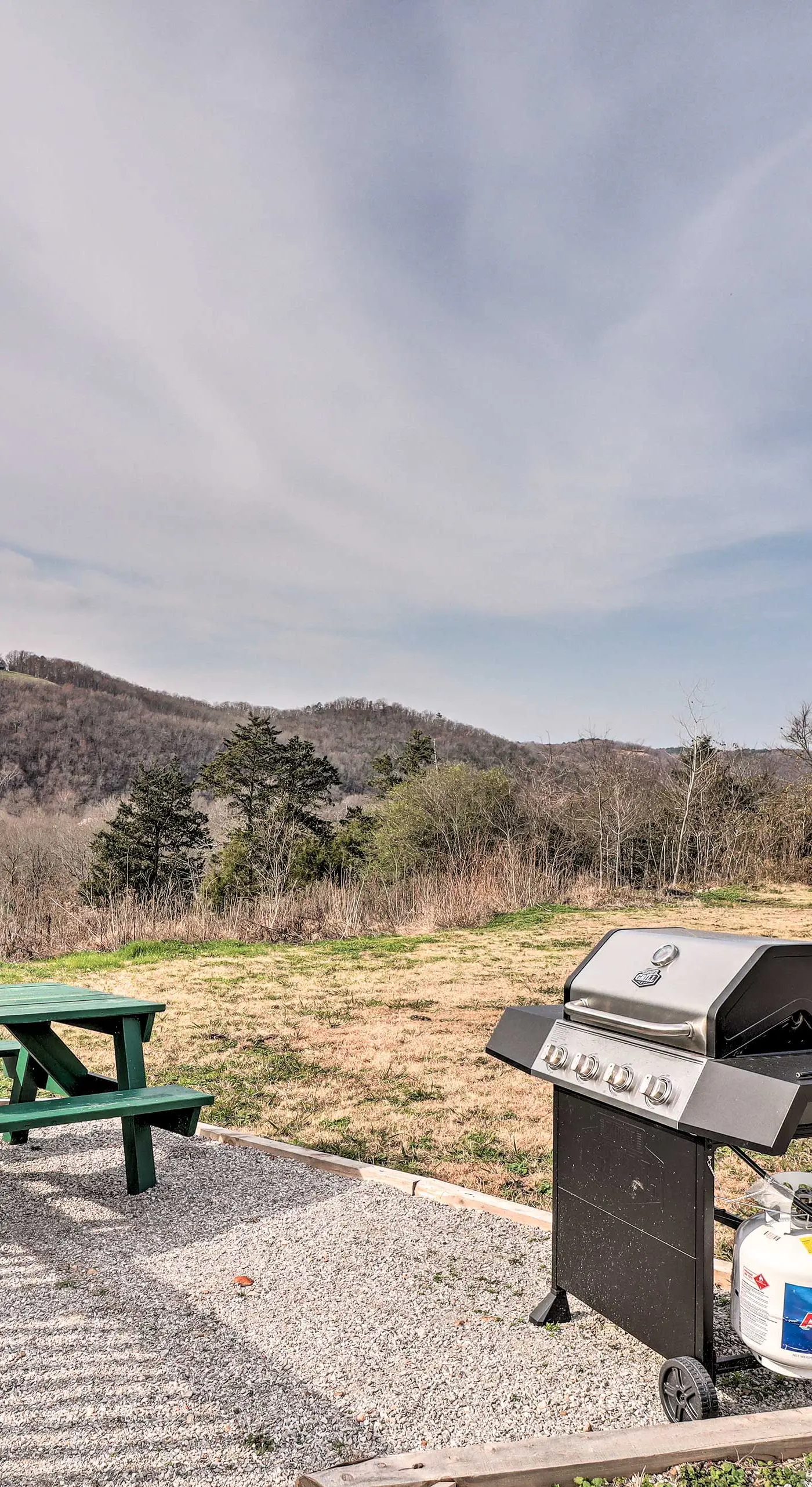 Cheery Pet-Friendly Studio w/ Shared Fire Pit