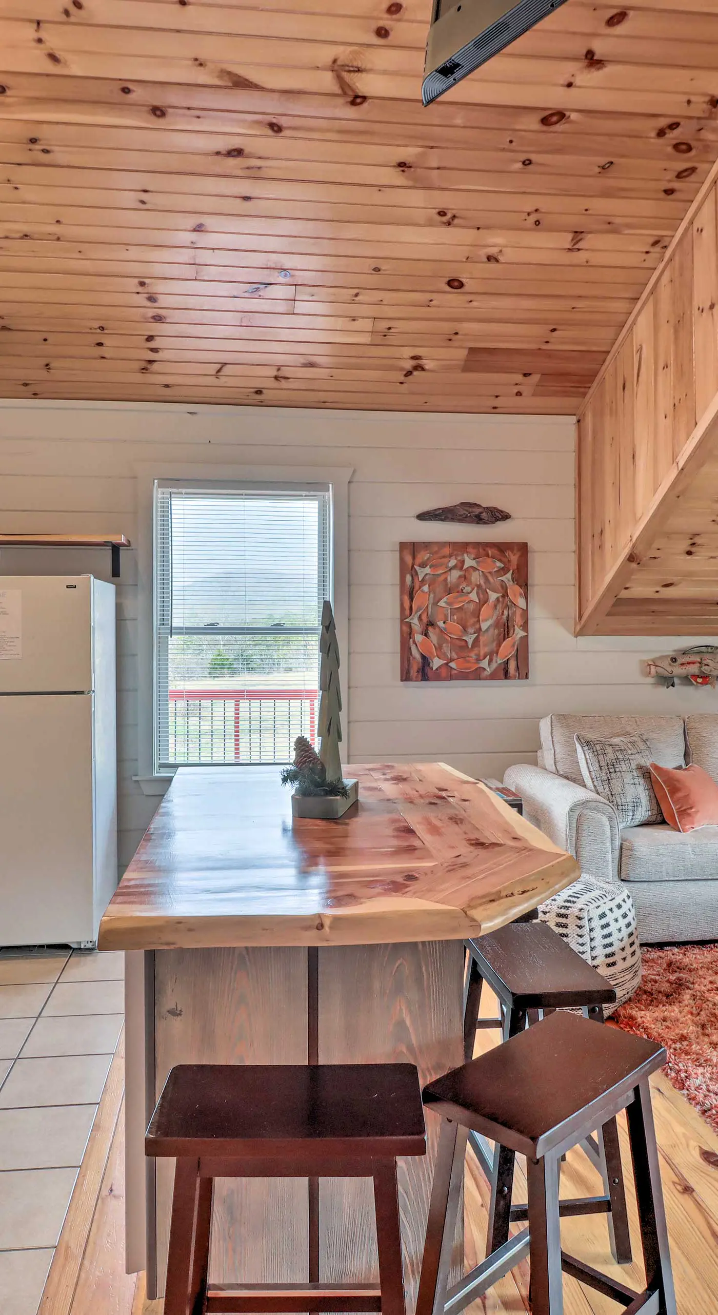 Cheery Pet-Friendly Studio w/ Shared Fire Pit