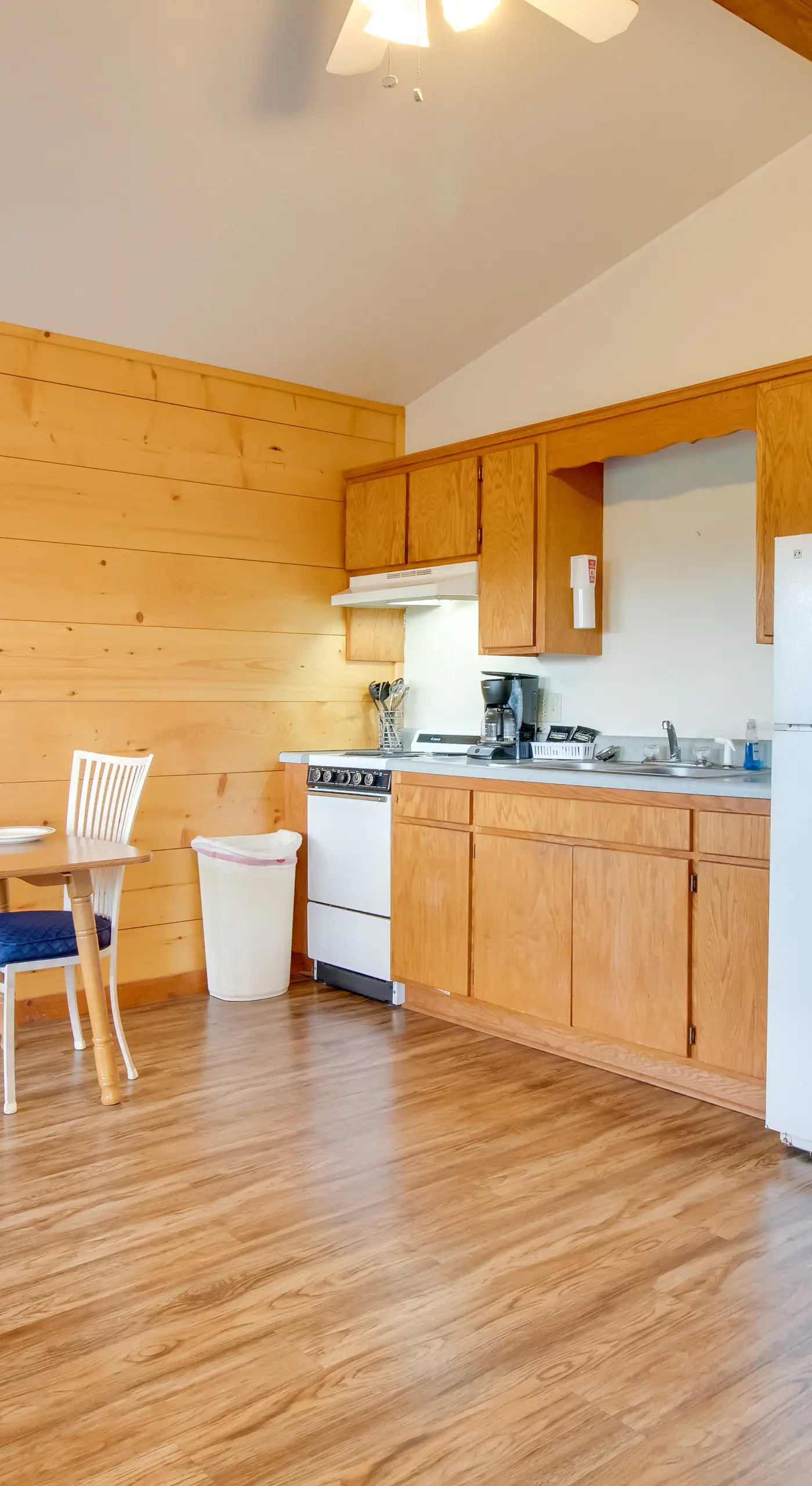 Mtn-View Porch: Arkansas Cabin Near White River