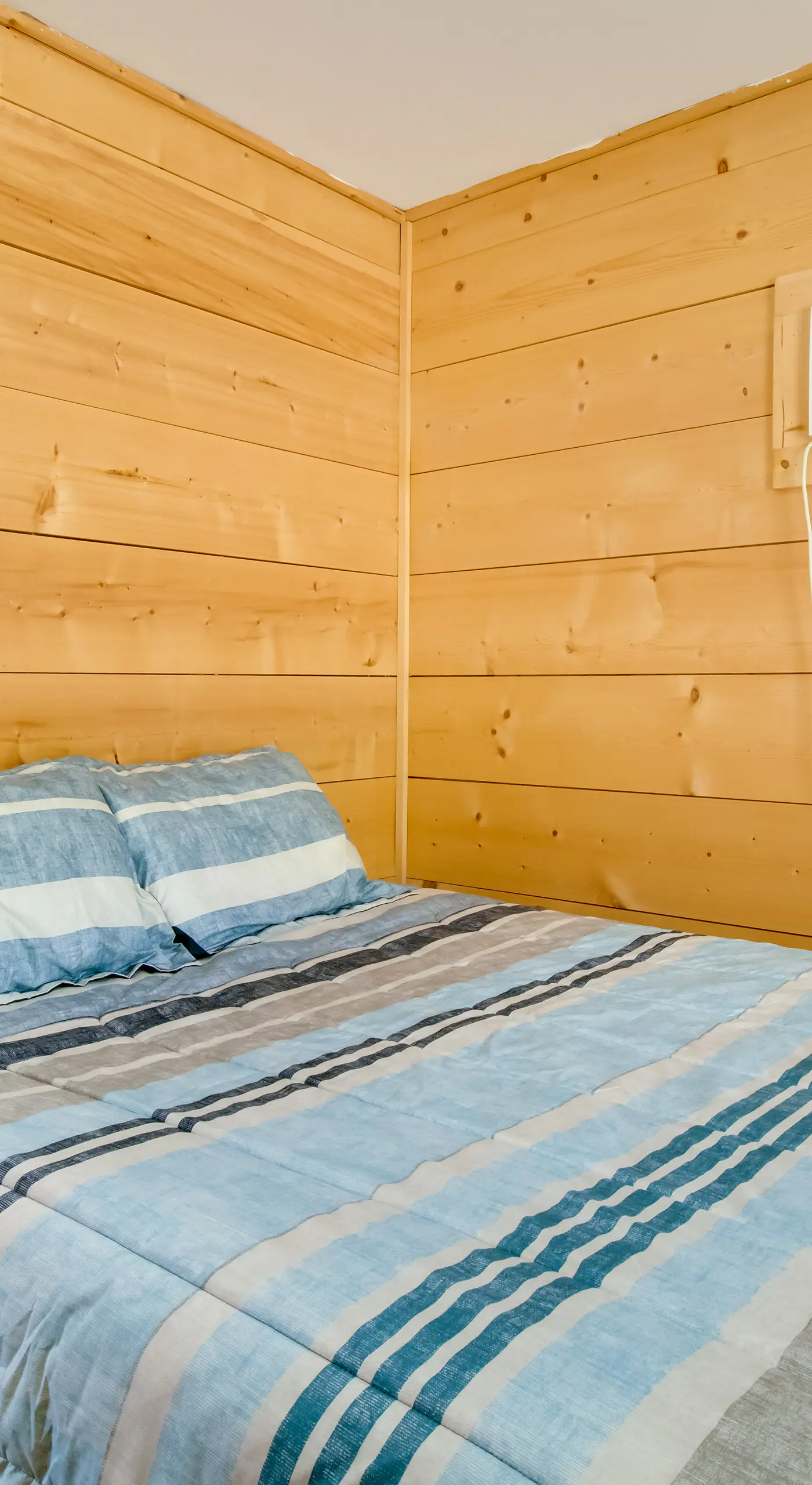 Cabin Getaway in Mountain View w/ Porch + Grill
