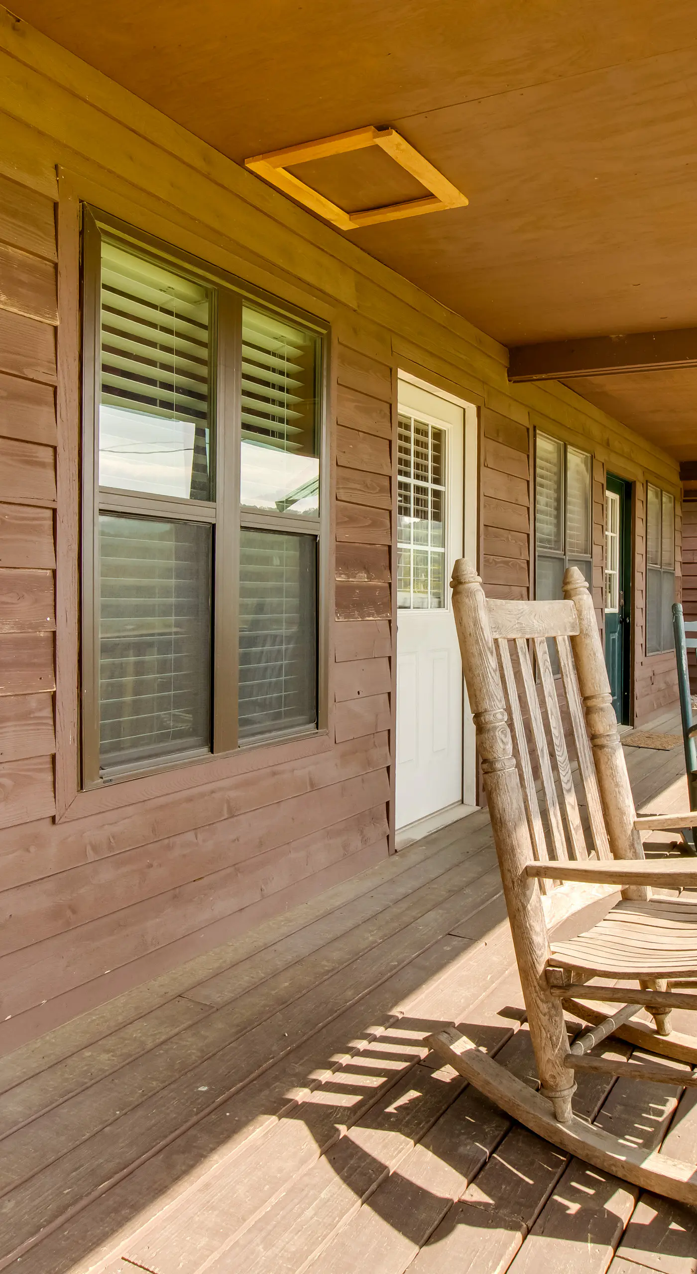 Cabin Getaway in Mountain View w/ Porch + Grill