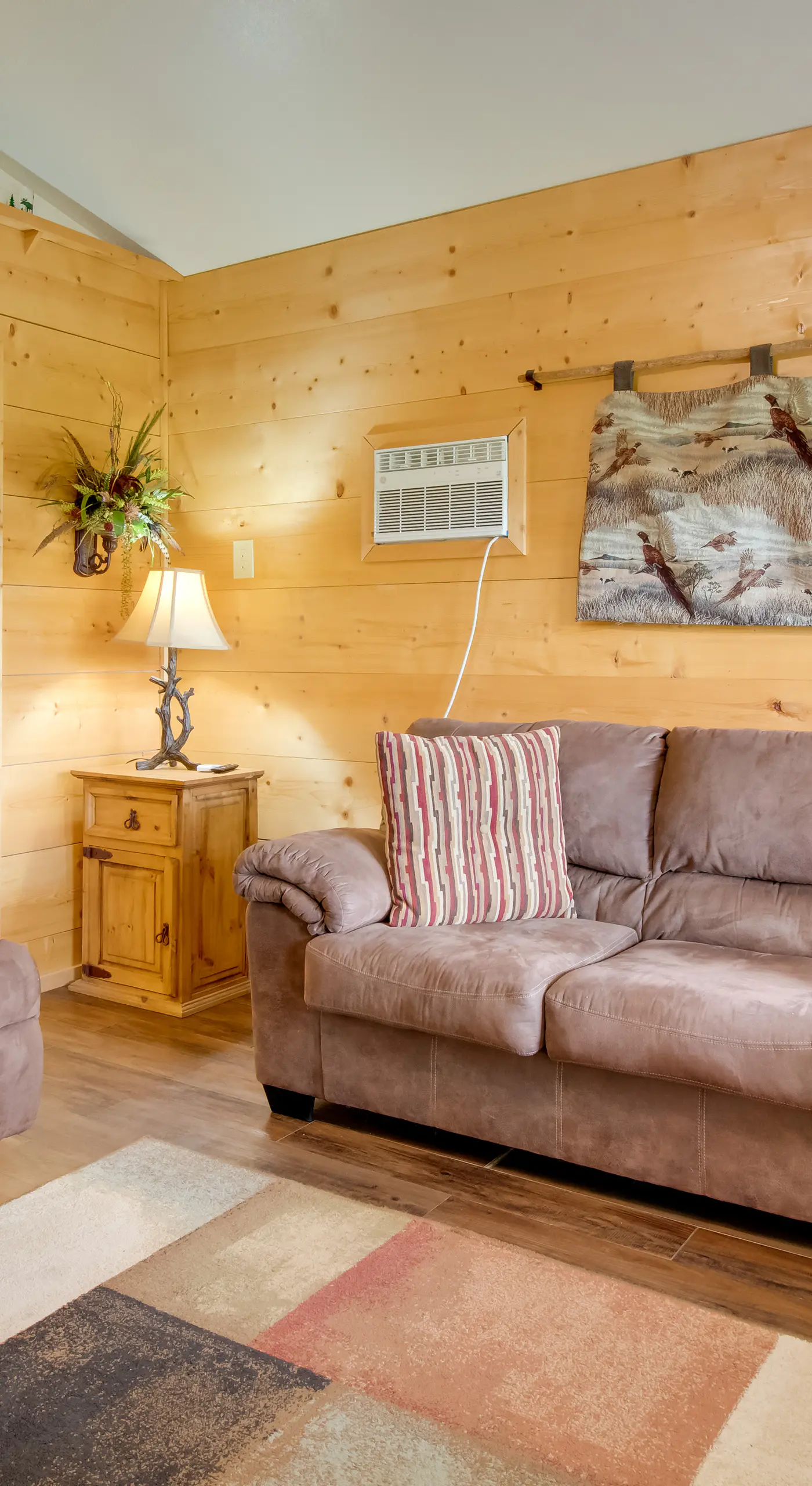 Cabin Getaway in Mountain View w/ Porch + Grill