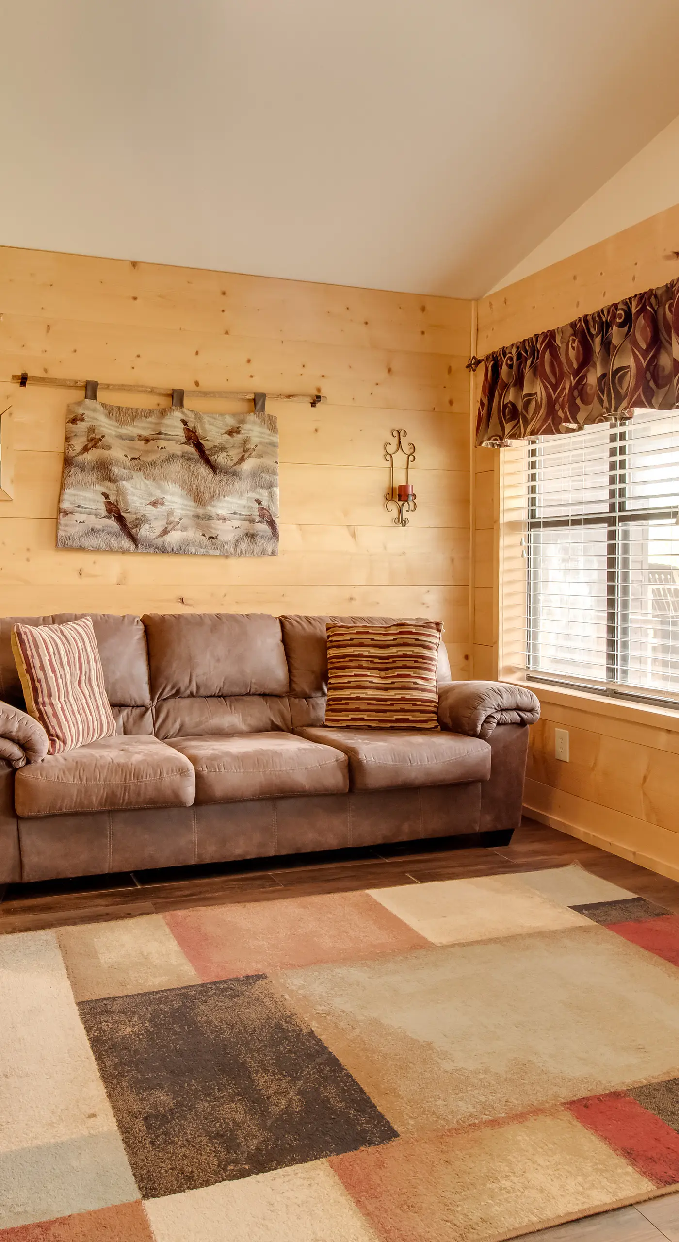 Cabin Getaway in Mountain View w/ Porch + Grill