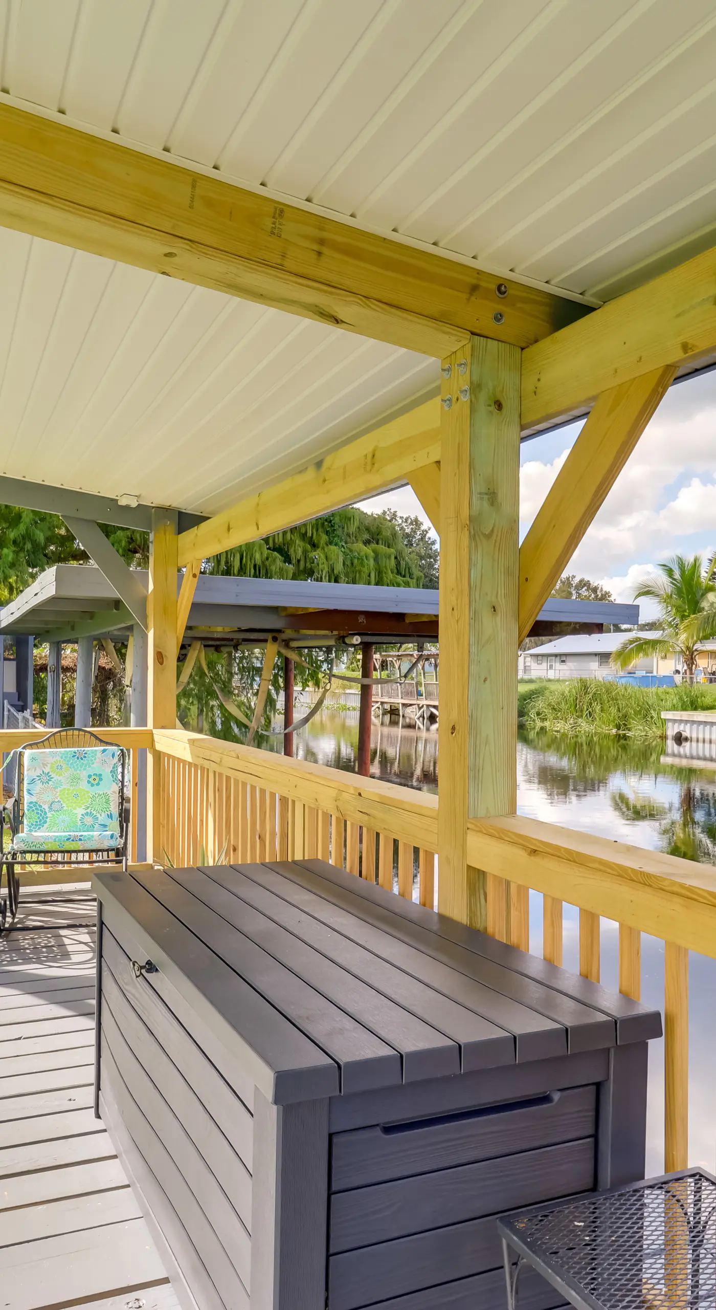 2 Mi to Lake Okeechobee: Waterfront Home w/ Deck!