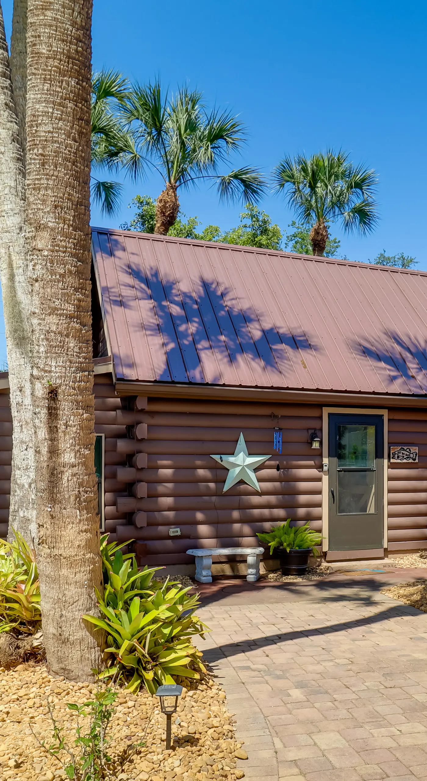 Fish On-Site: Okeechobee Cabin w/ Pool Access