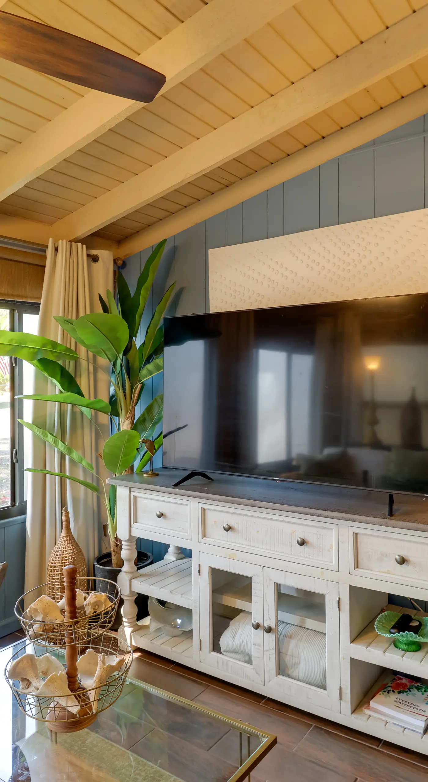 Fish On-Site: Okeechobee Cabin w/ Pool Access