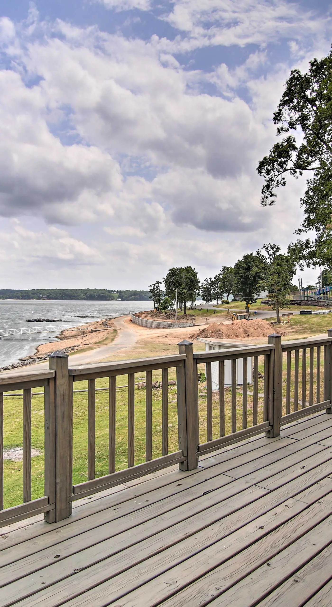 Walk to Boat Ramp! Lakefront Home w/ Deck in Afton