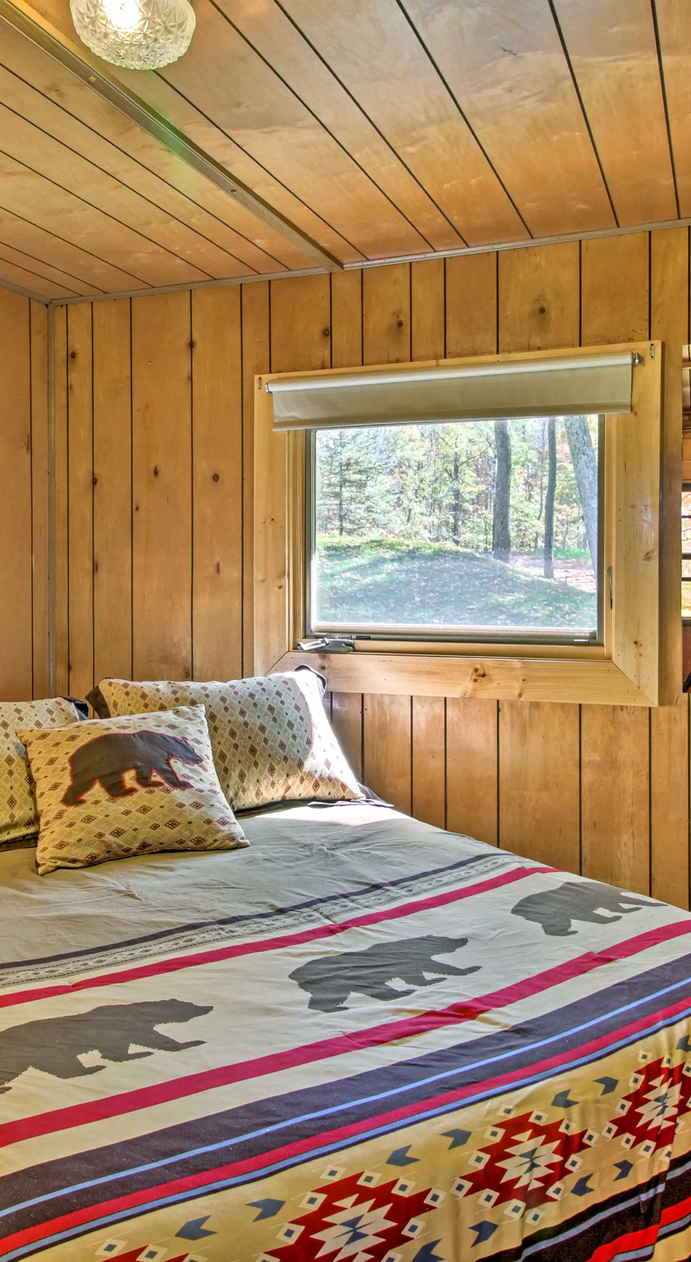 Cozy Retreat w/ Fire Pit < 1 Mi to Mille Lacs Lake