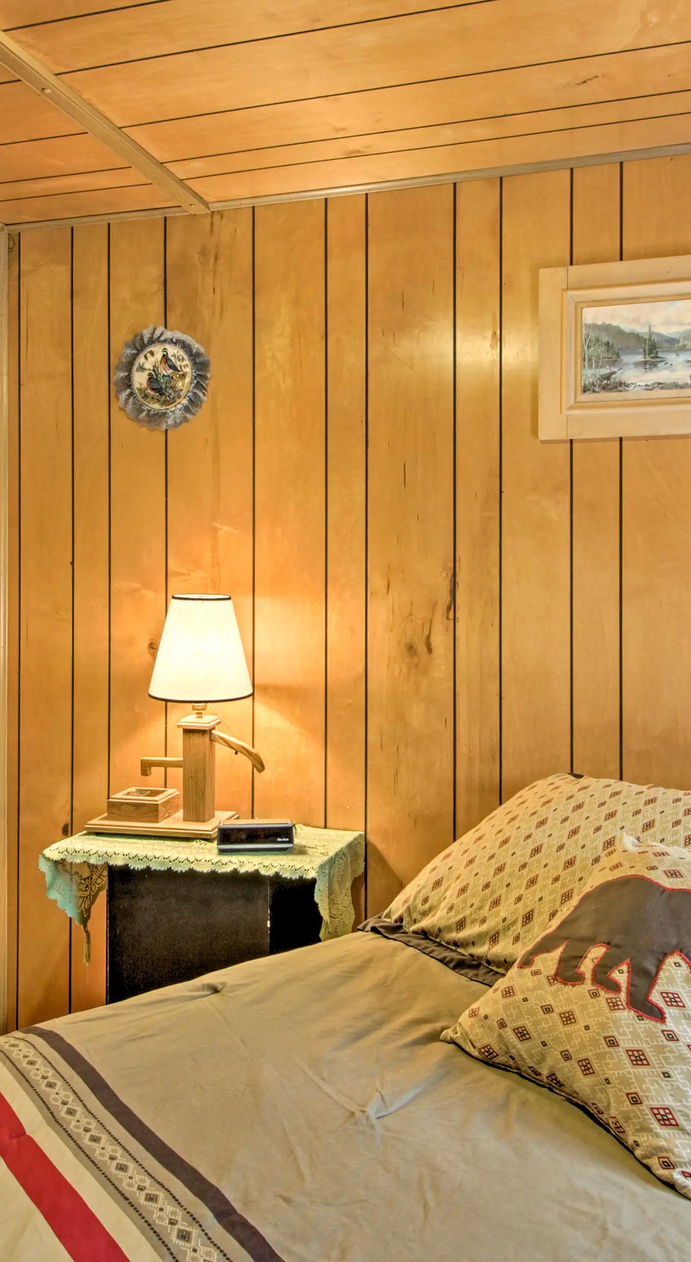 Cozy Retreat w/ Fire Pit < 1 Mi to Mille Lacs Lake