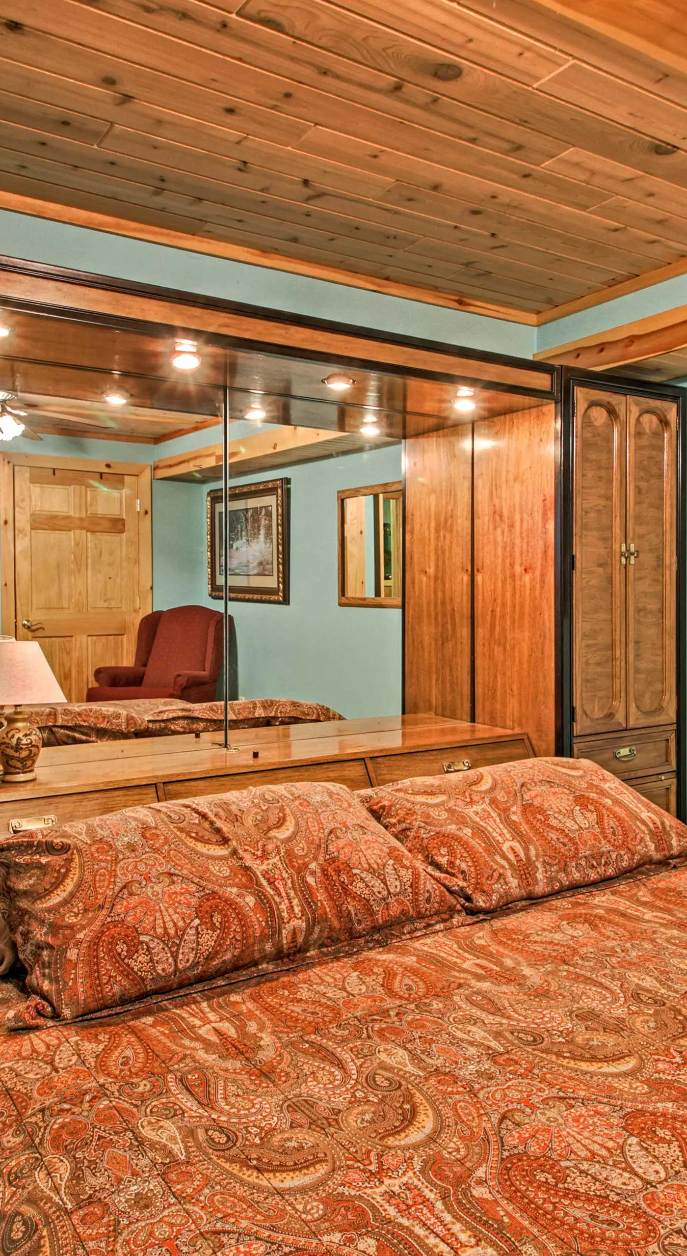 Cozy Retreat w/ Fire Pit < 1 Mi to Mille Lacs Lake