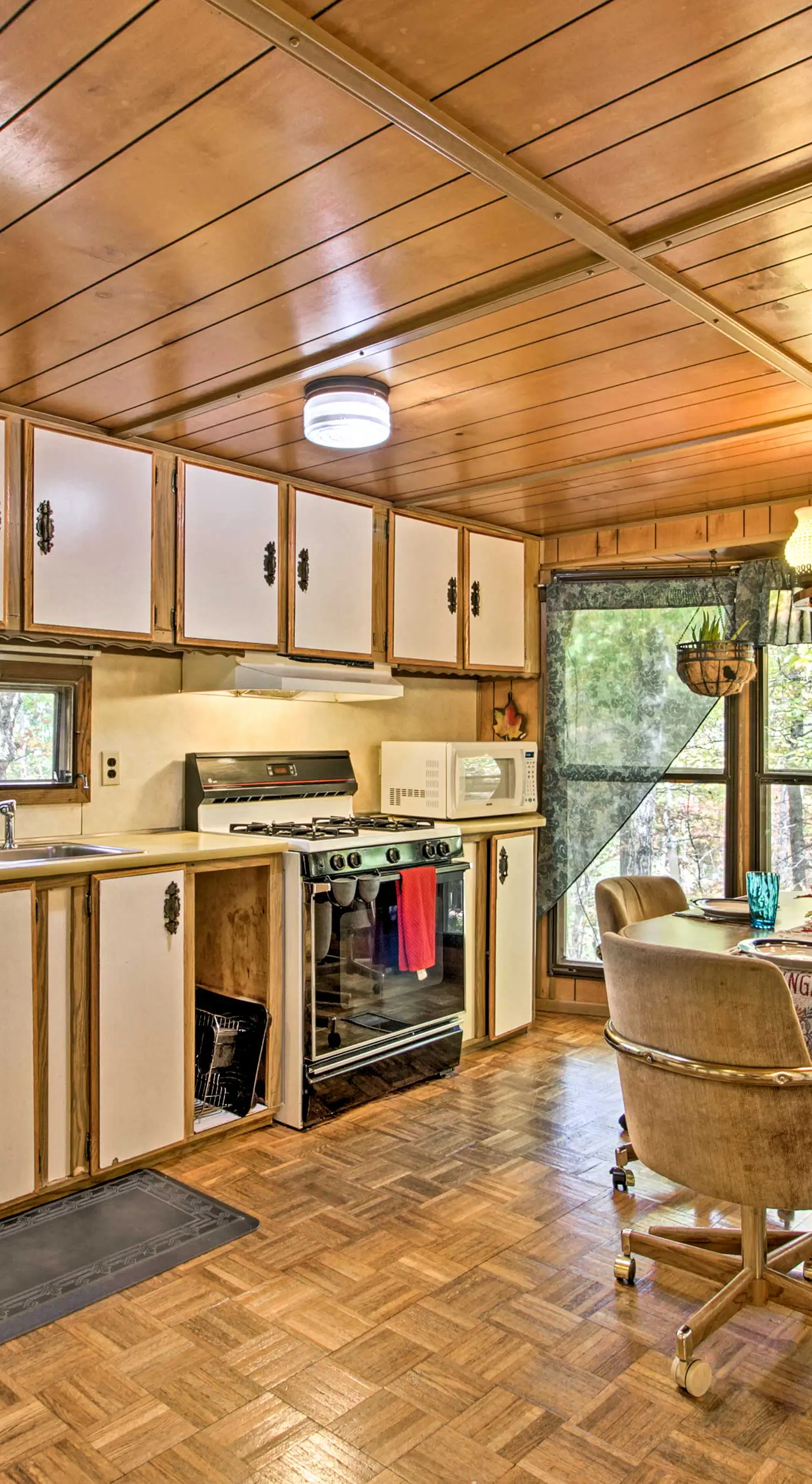 Cozy Retreat w/ Fire Pit < 1 Mi to Mille Lacs Lake