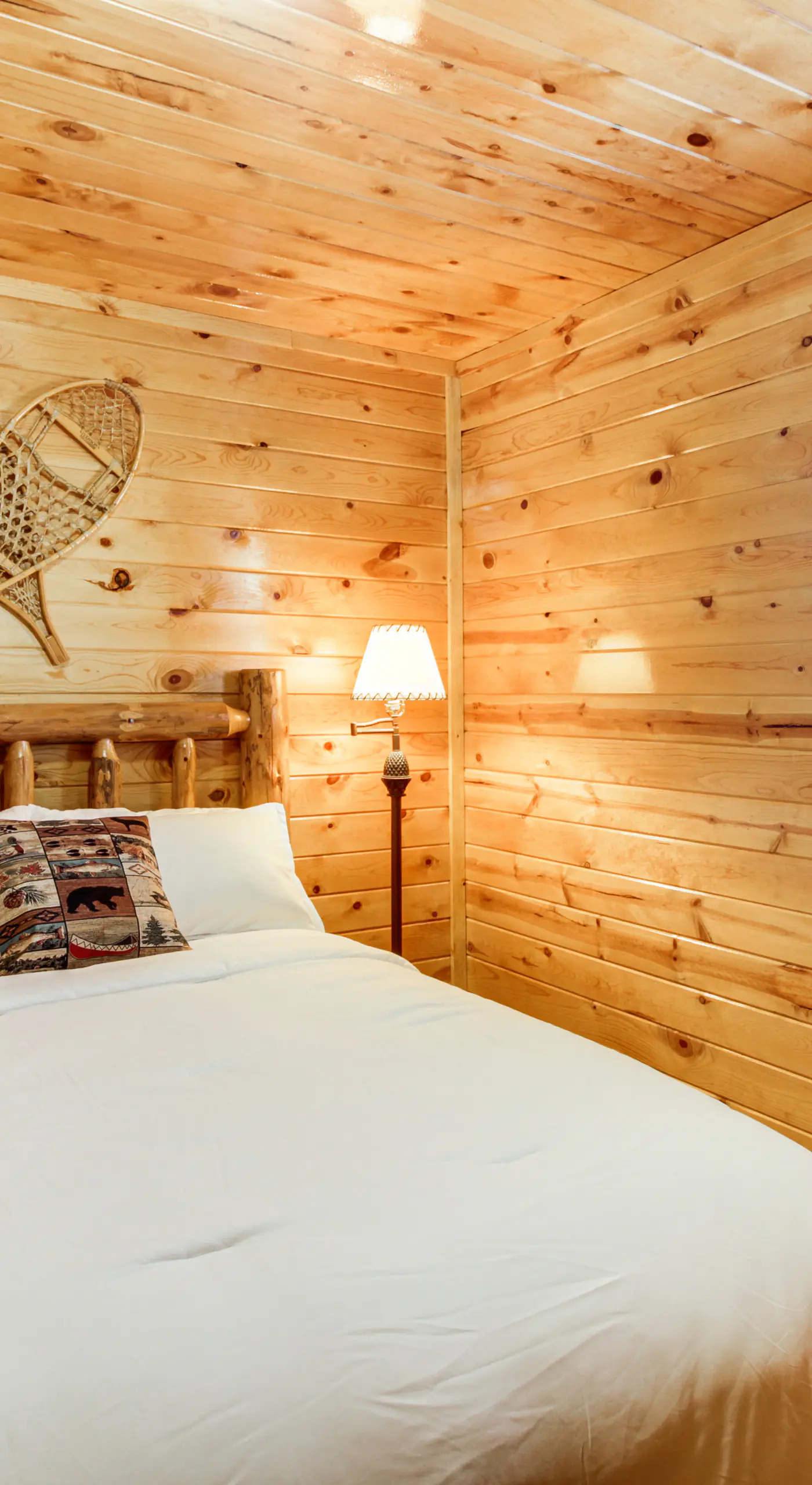 'Glowacki's Lodge' Mille Lacs Lake Group Getaway!