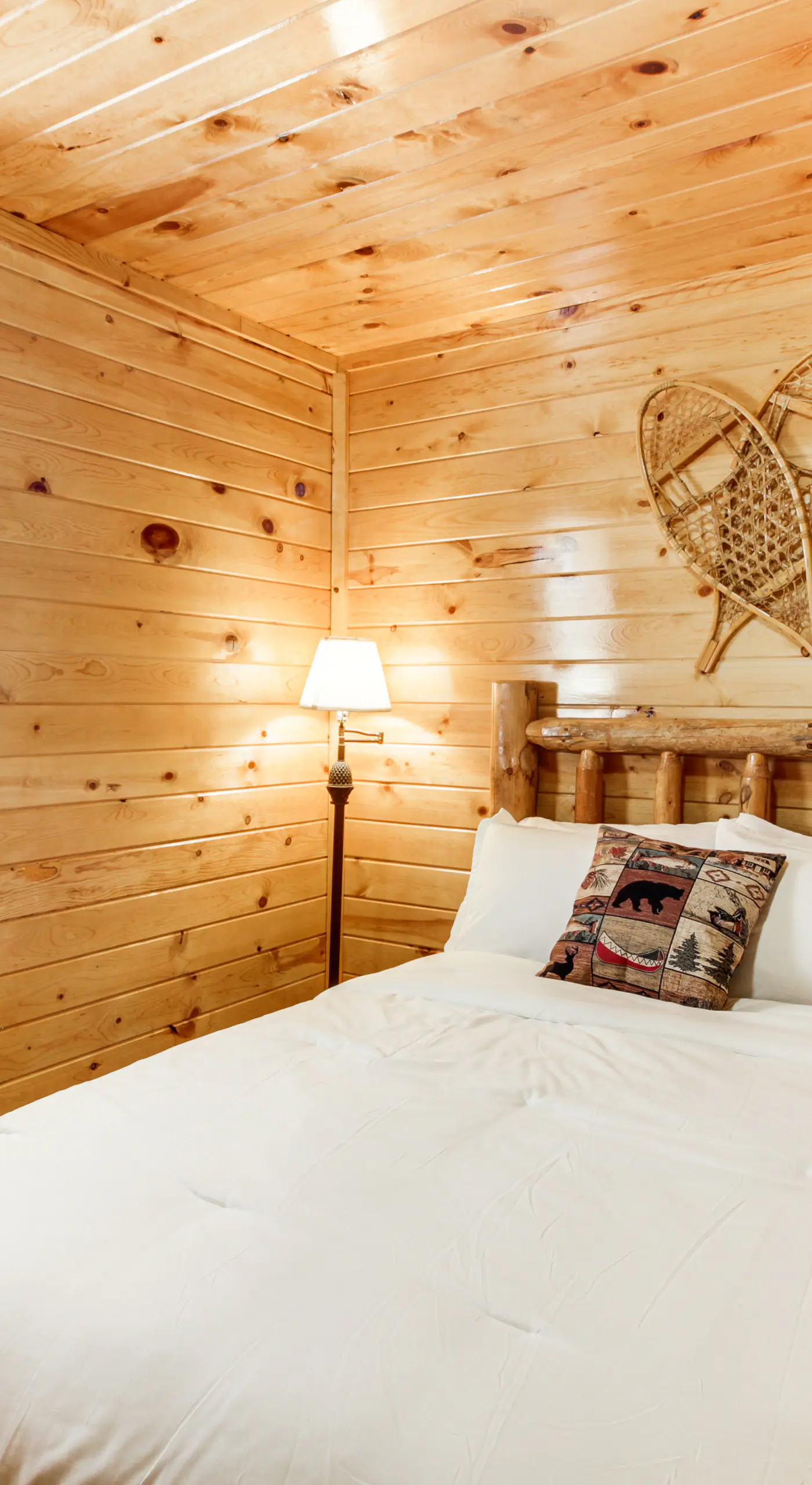 'Glowacki's Lodge' Mille Lacs Lake Group Getaway!