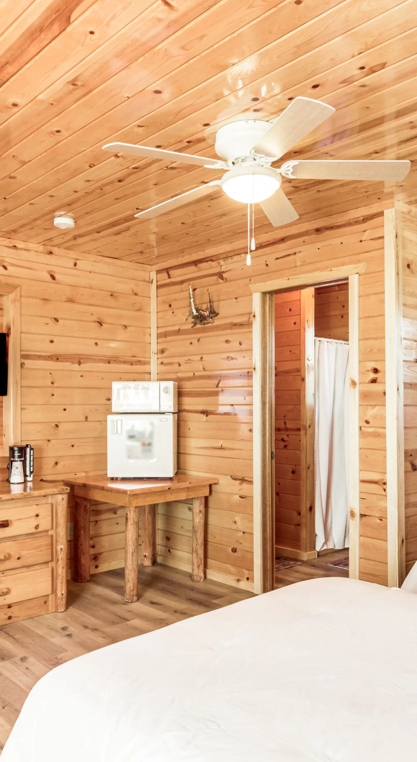 'Glowacki's Lodge' Mille Lacs Lake Group Getaway!
