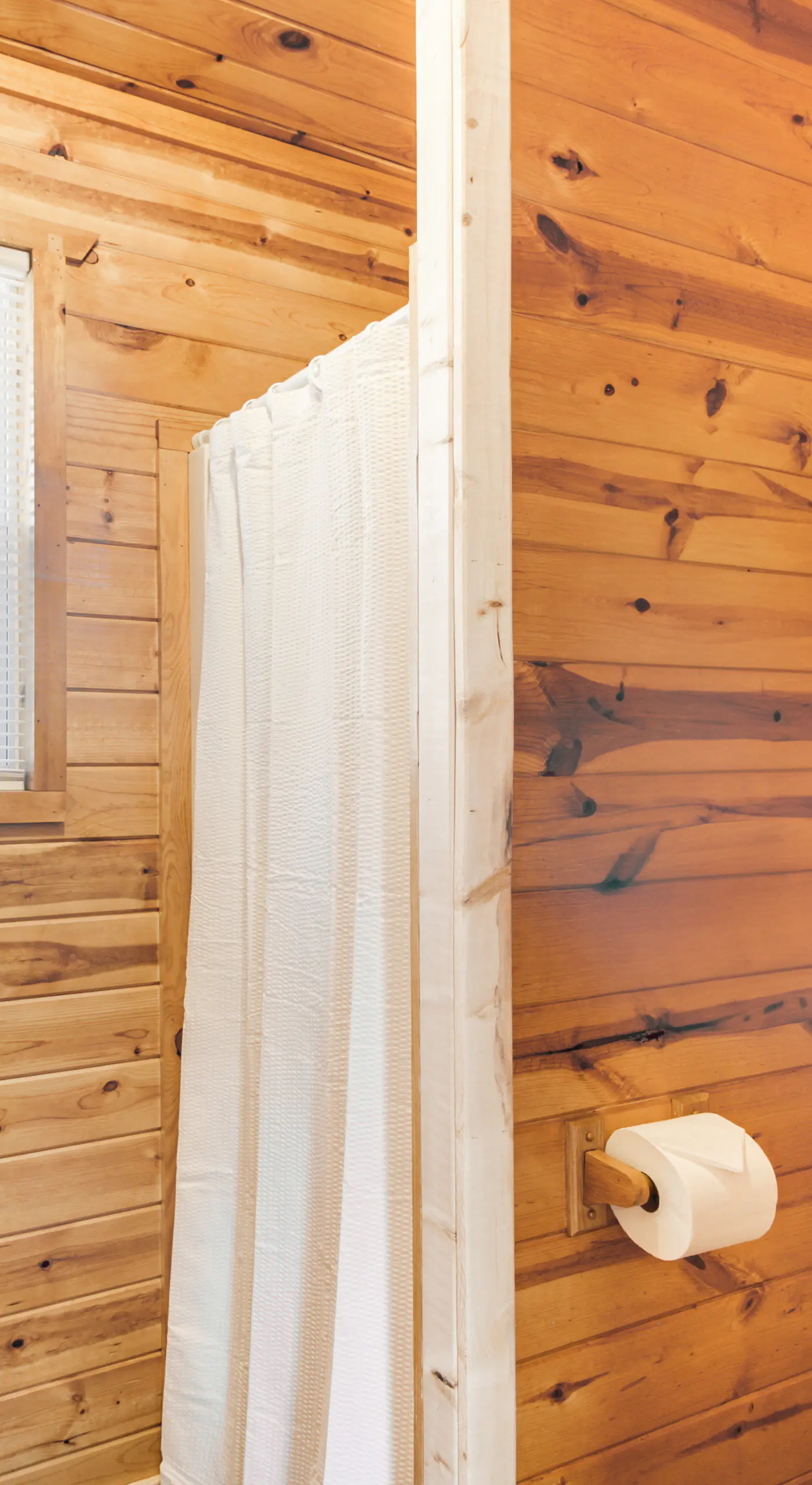 'Glowacki's Lodge' Mille Lacs Lake Group Getaway!
