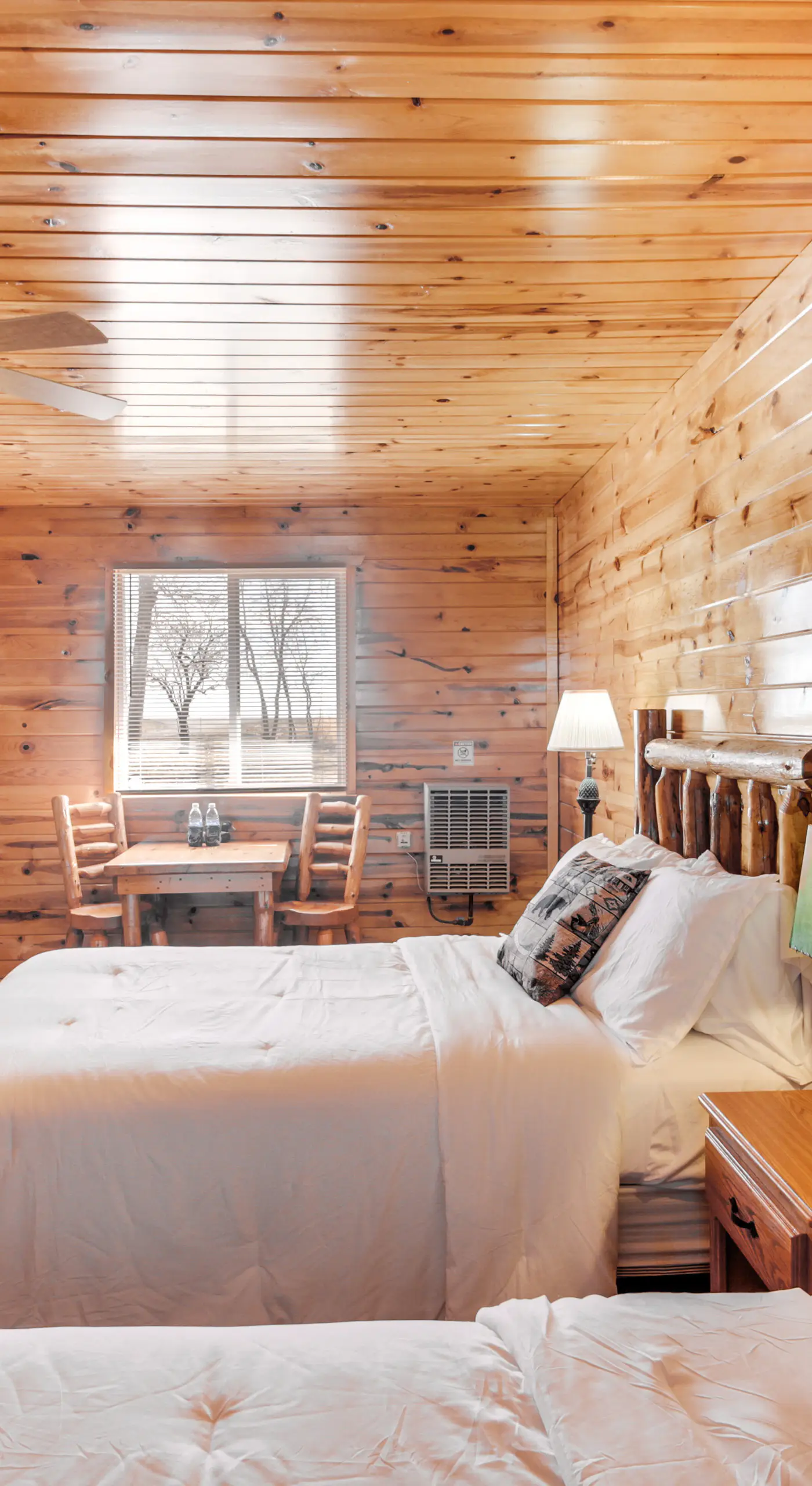 'Glowacki's Lodge' Mille Lacs Lake Group Getaway!