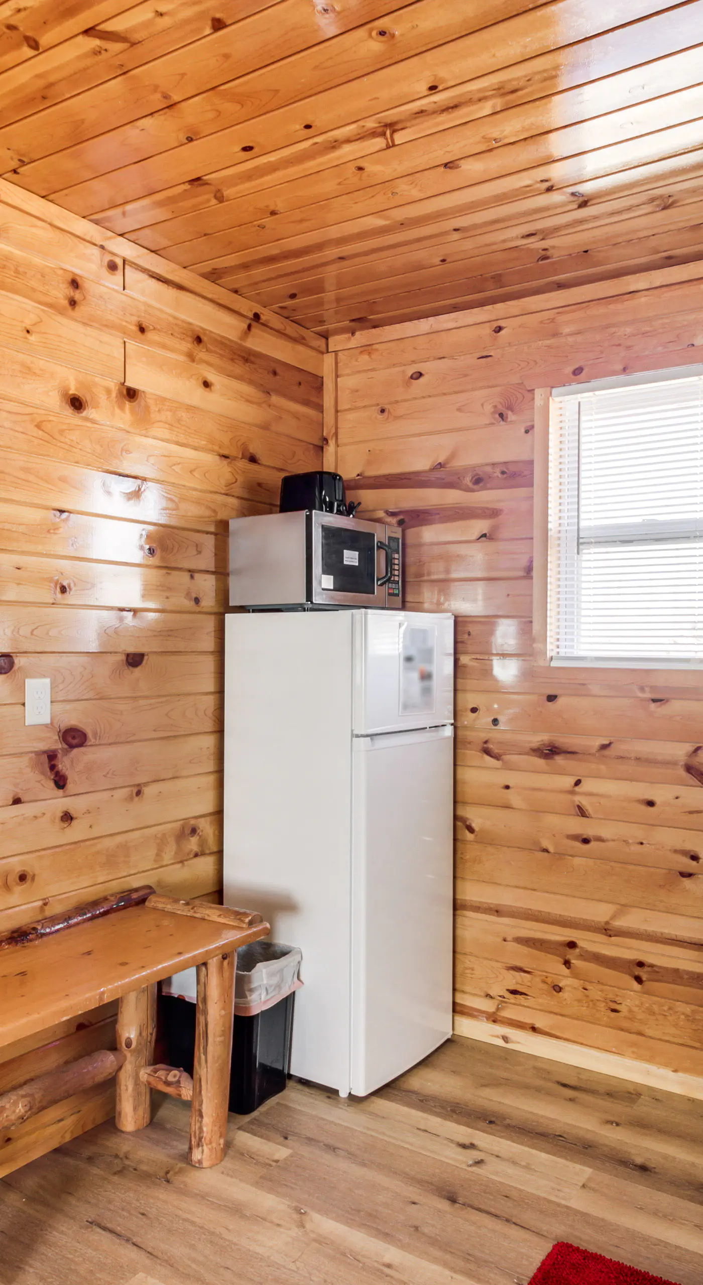 'Glowacki's Lodge' Mille Lacs Lake Group Getaway!